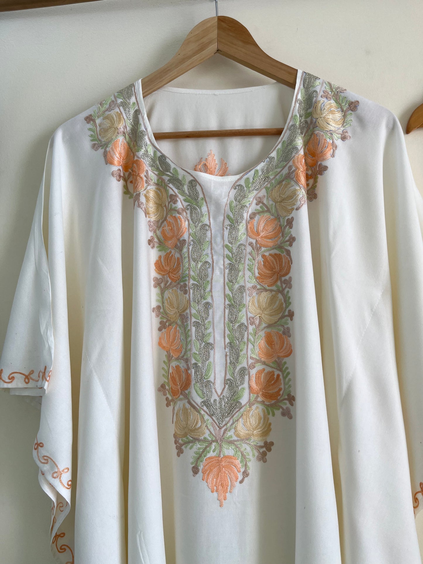 Off White Muslin Cotton Kashmiri Kaftan Set