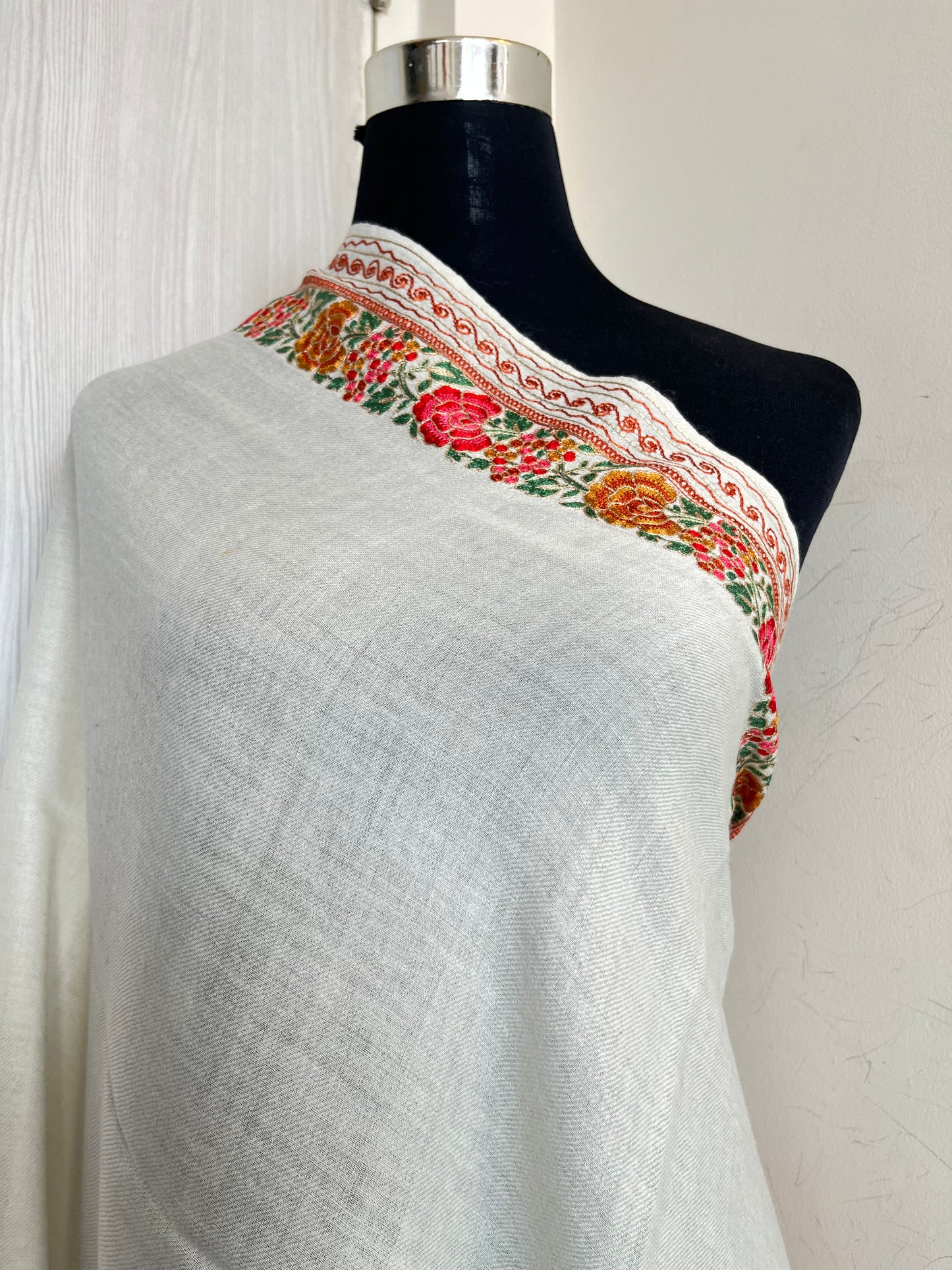 Cream Silk Thread Border Embroidered Fine Semi Pashmina stole