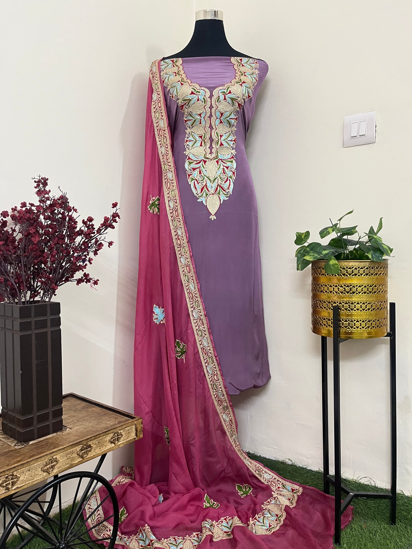 Kalaa’ Lilac Crape Kashmiri Suit