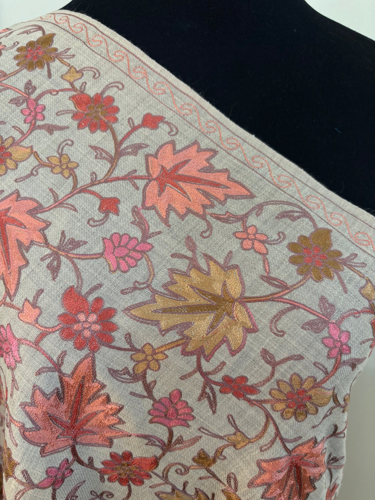 Beige Chinaar Jaal Kashmiri Semi Pashmina Stole