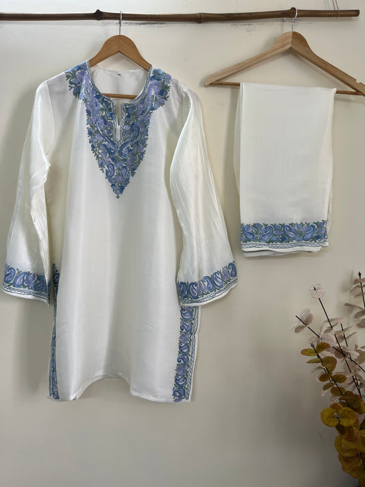 Off White Shimmer Silk Stitched Co-ord Set (Free Size / 45 inches)