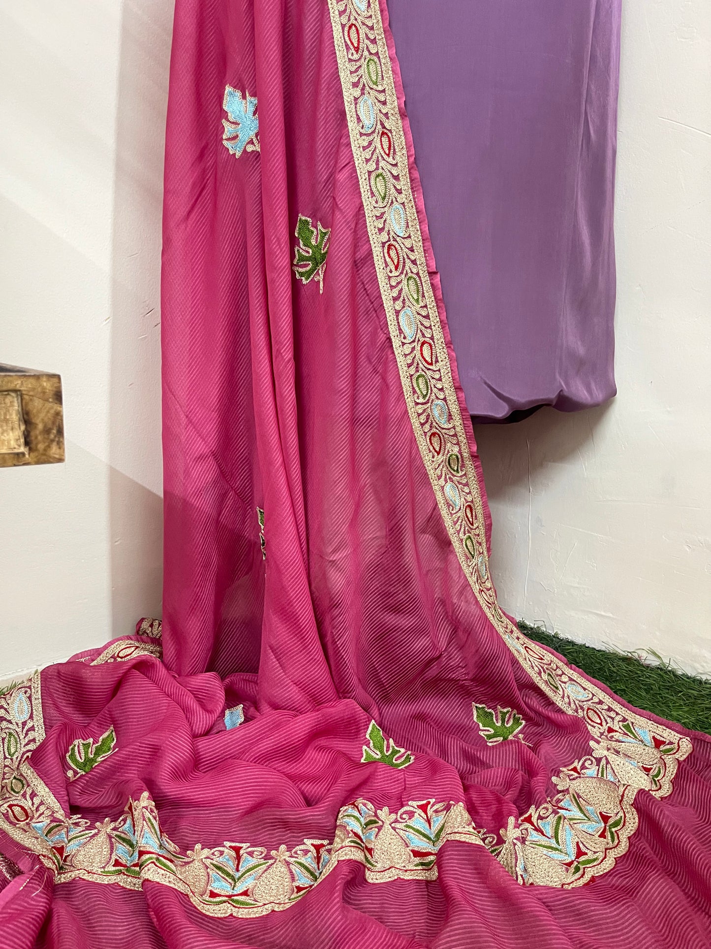 Kalaa’ Lilac Crape Kashmiri Suit