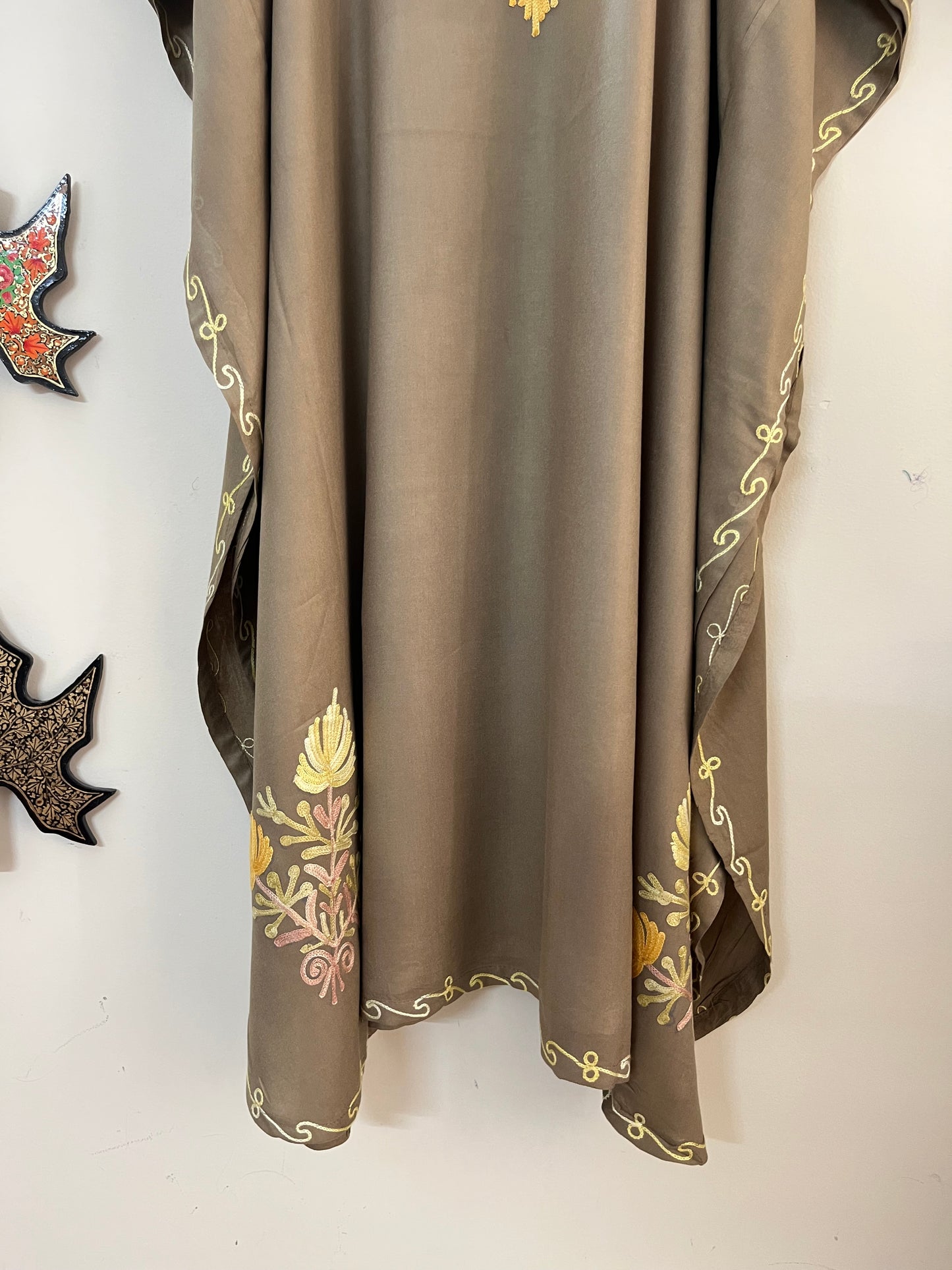 Beige Muslin Cotton Kashmiri Kaftan Set