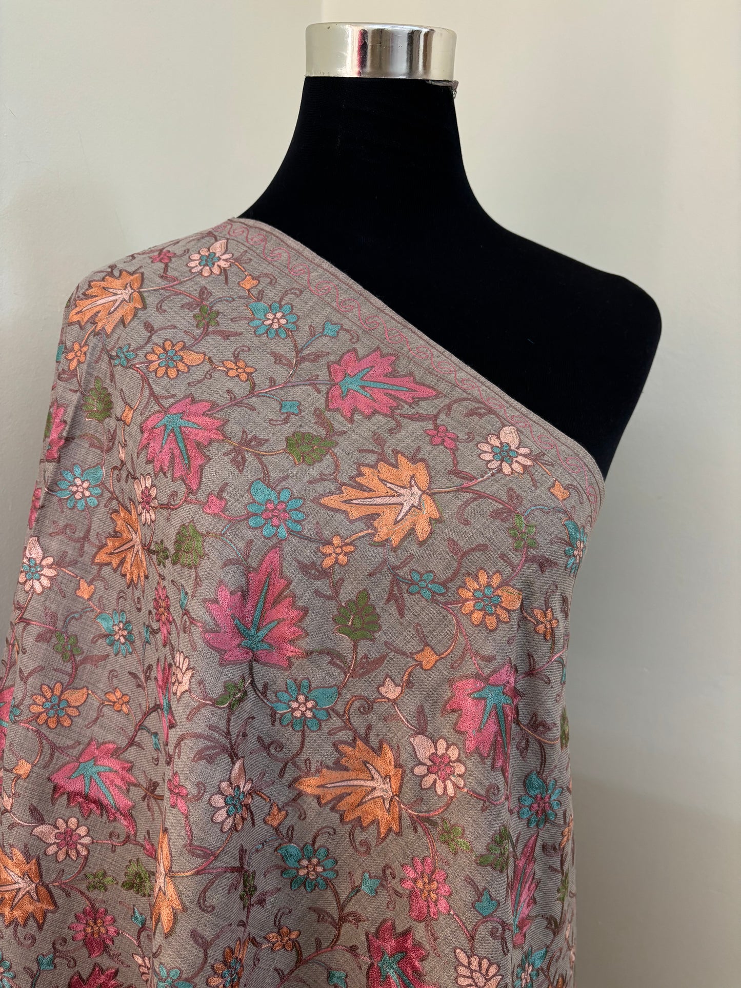 Beige Chinaar Jaal Kashmiri Semi Pashmina Stole