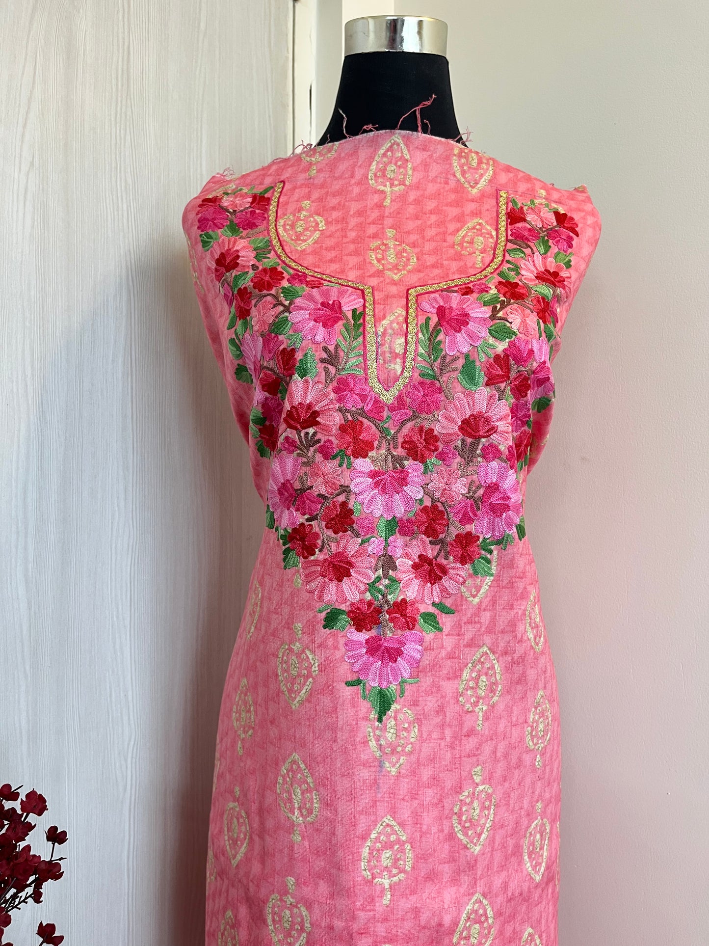 Guldasta~Cotton Kurti & Pant Aari Embroidered set