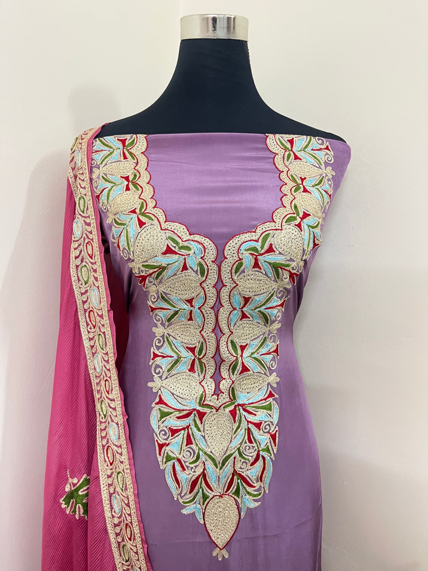 Kalaa’ Lilac Crape Kashmiri Suit