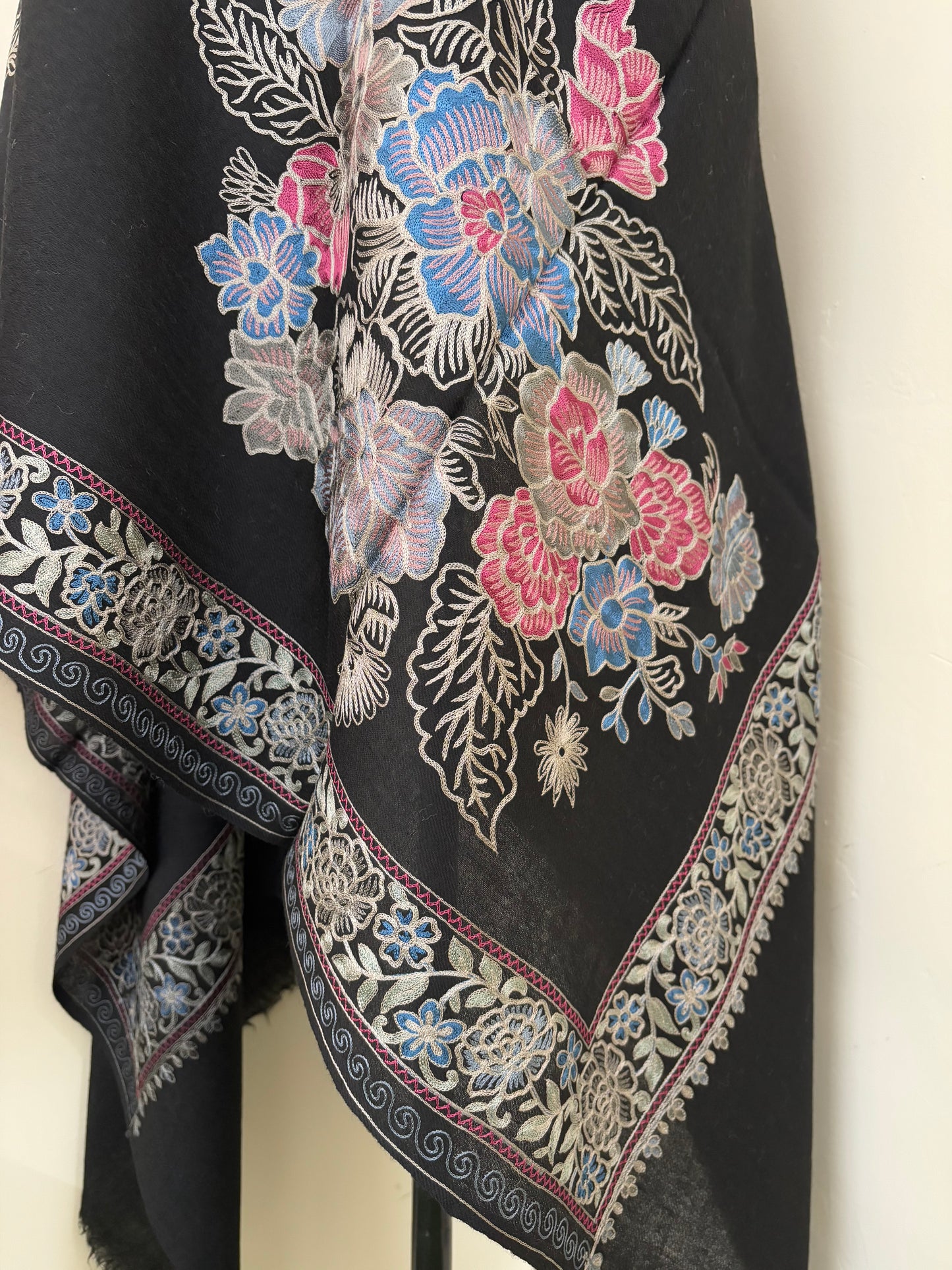Black Phool Kashmiri Stole