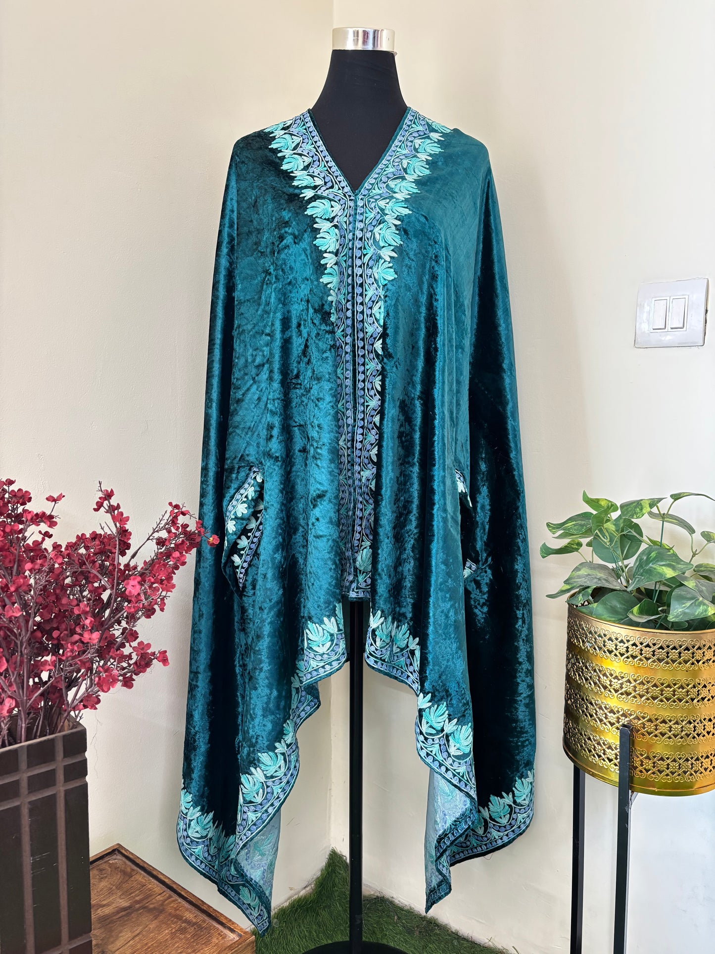 Green Aari Embroidered Makhmal Cape