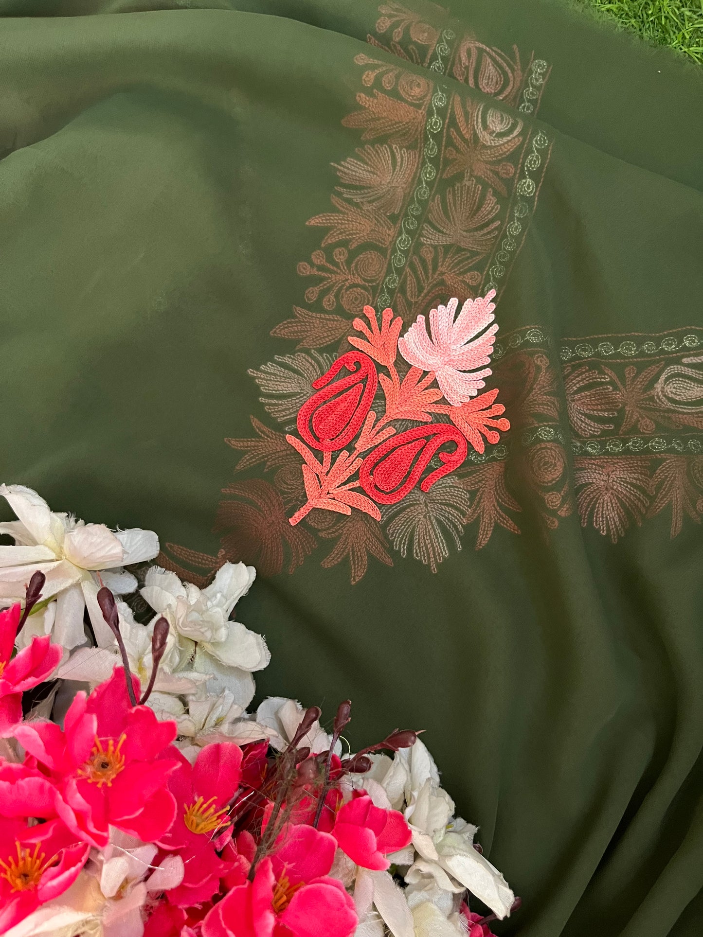 Green Georgette 3 Pc Aari Embroidered Suit Set