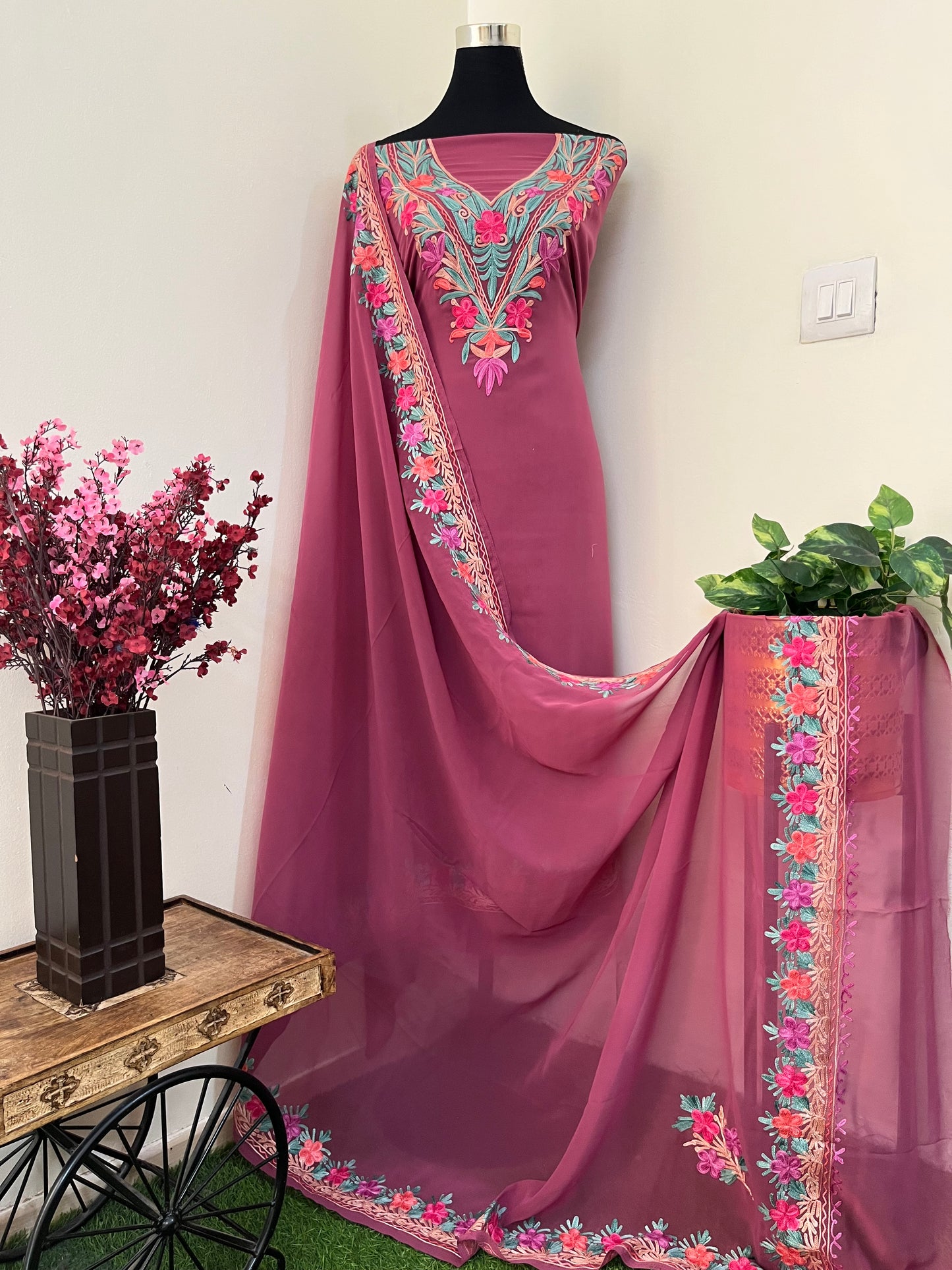 Mauve Georgette 3 Pc Kashmiri Suit