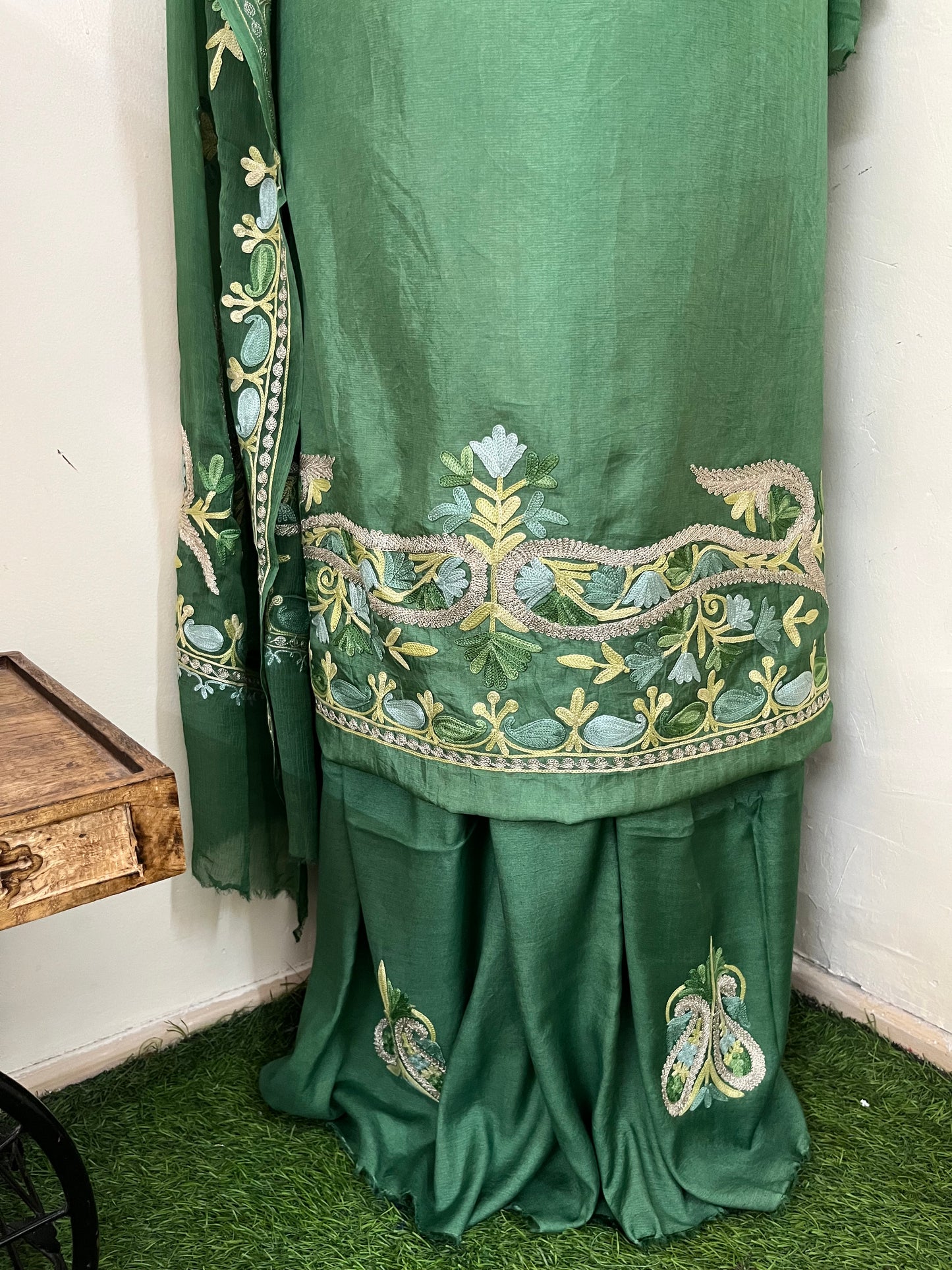 Pastel Green Opada Silk Kashmiri Suits