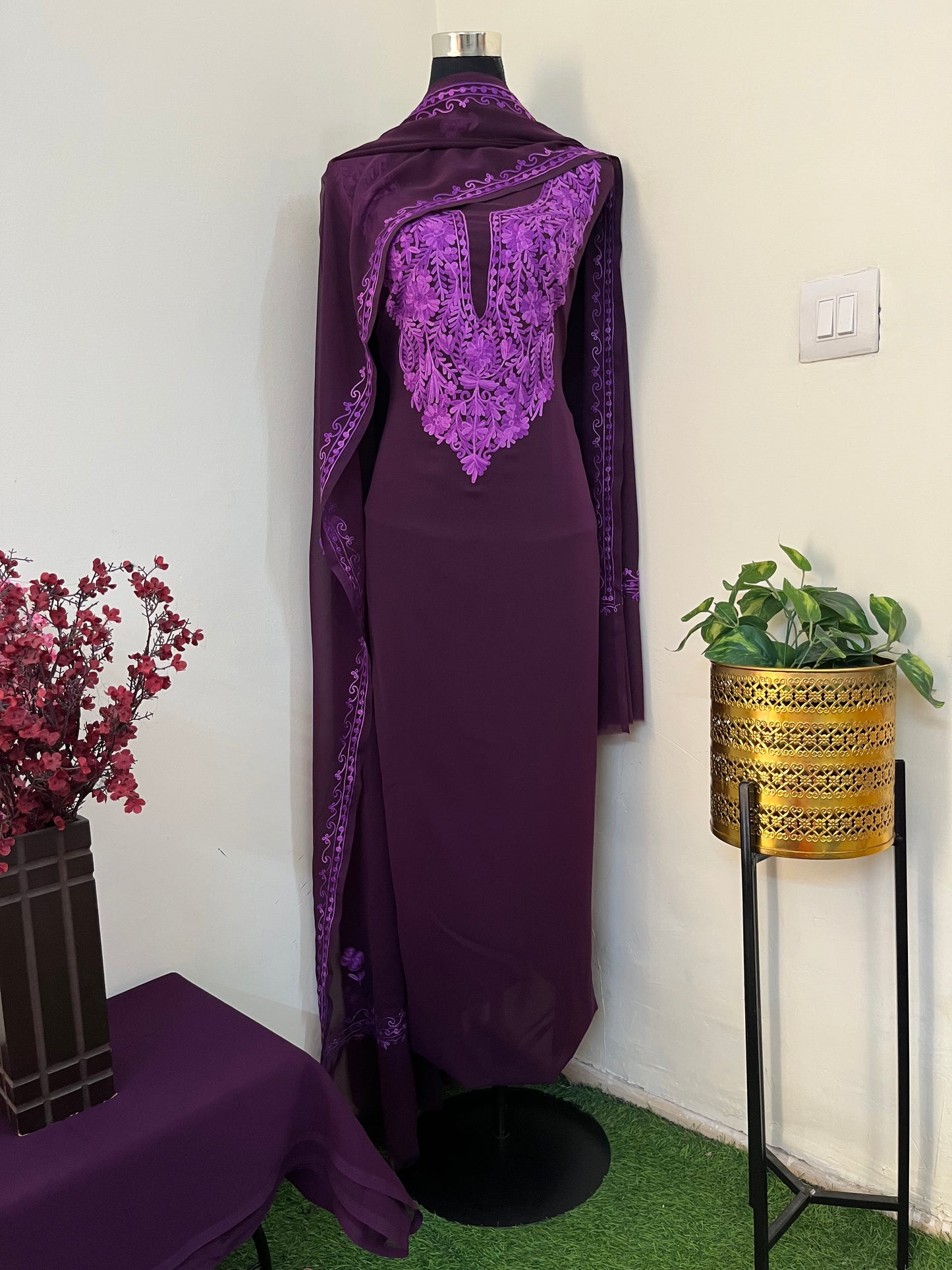 Coke Georgette 3 Pc Aari Embroidered Suit Set