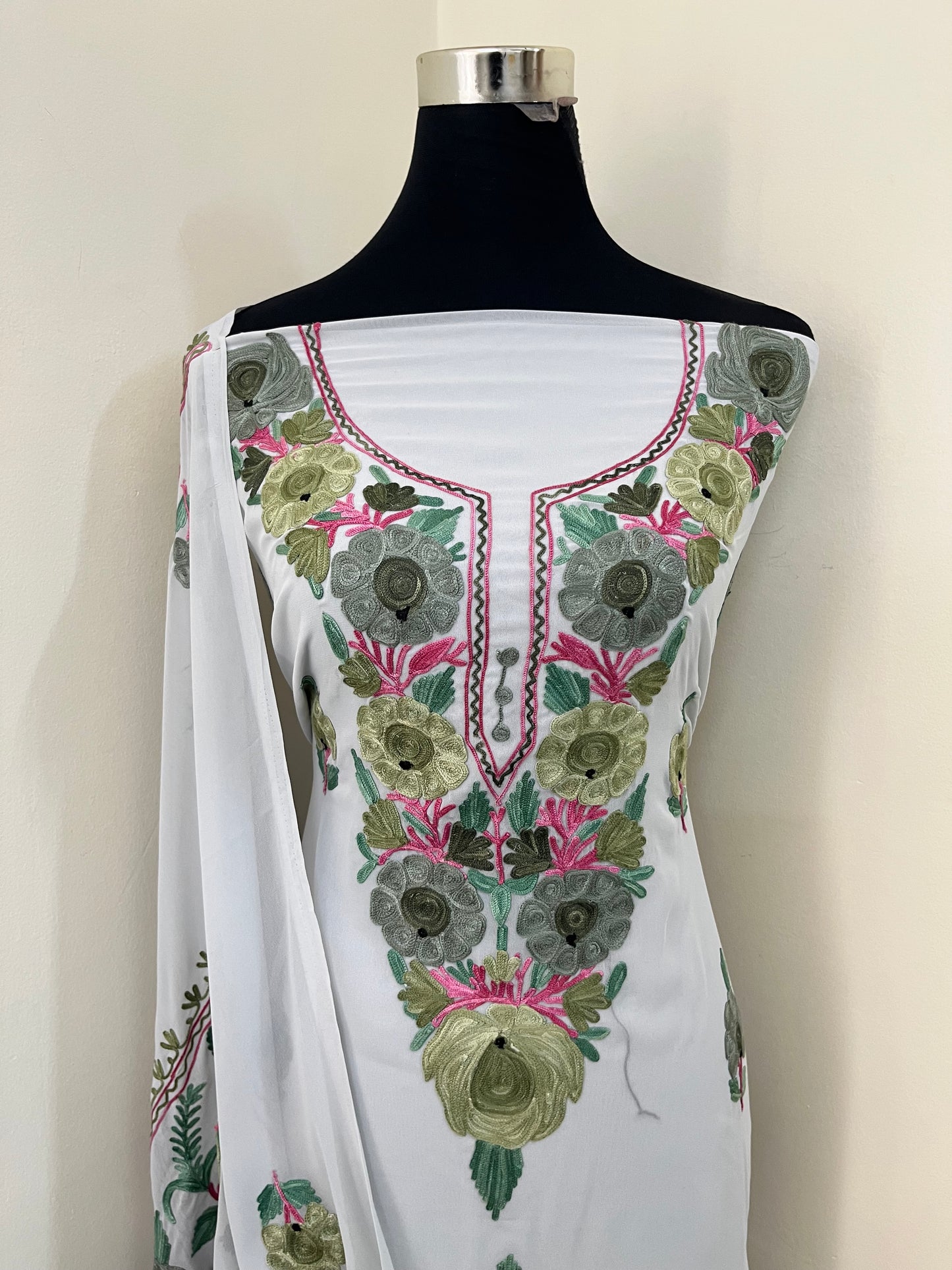 Georgette Off White 3 Pc Aari Embroidered Suit
