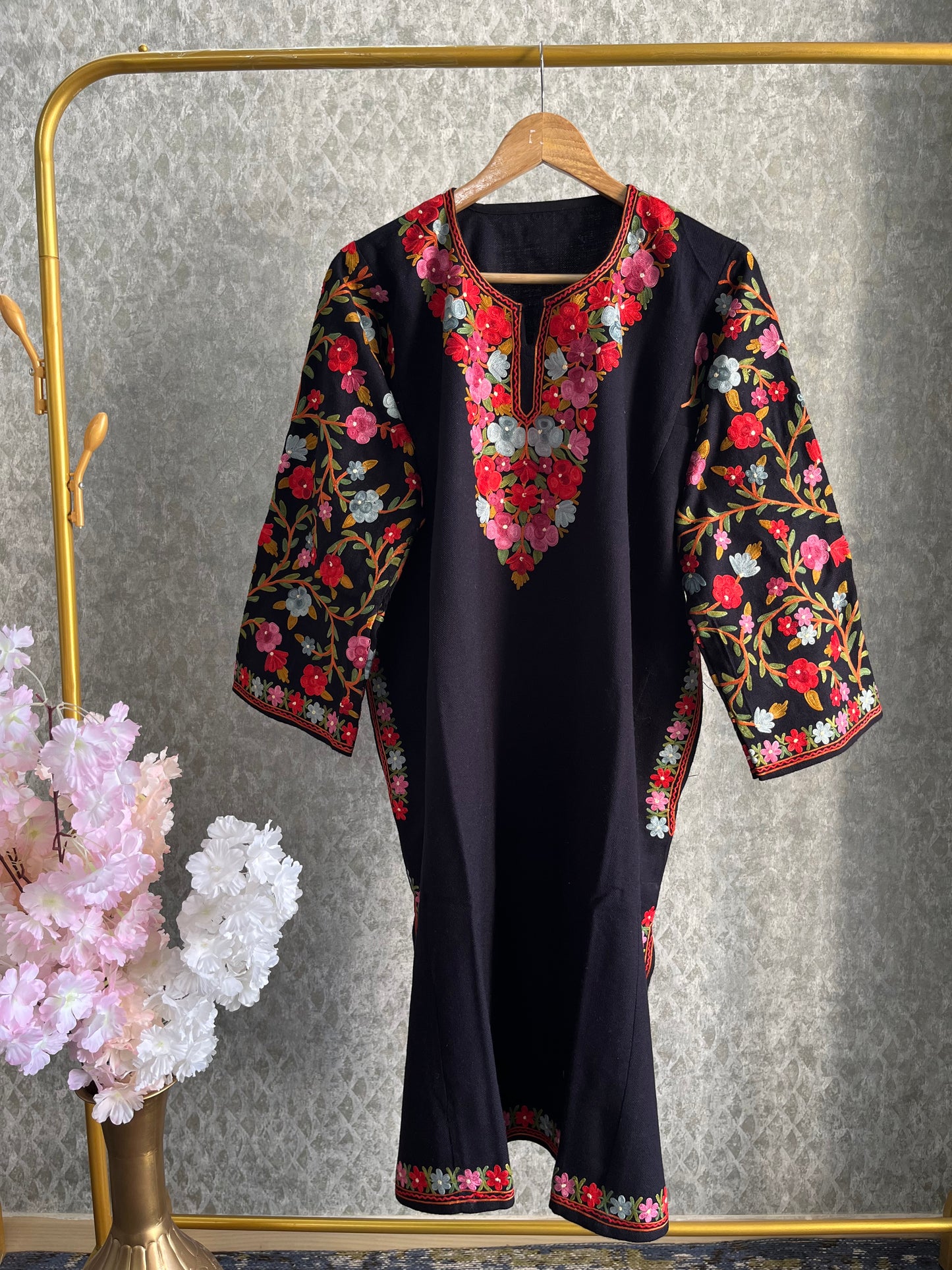 Black Aari Embroidered Wool Pheran