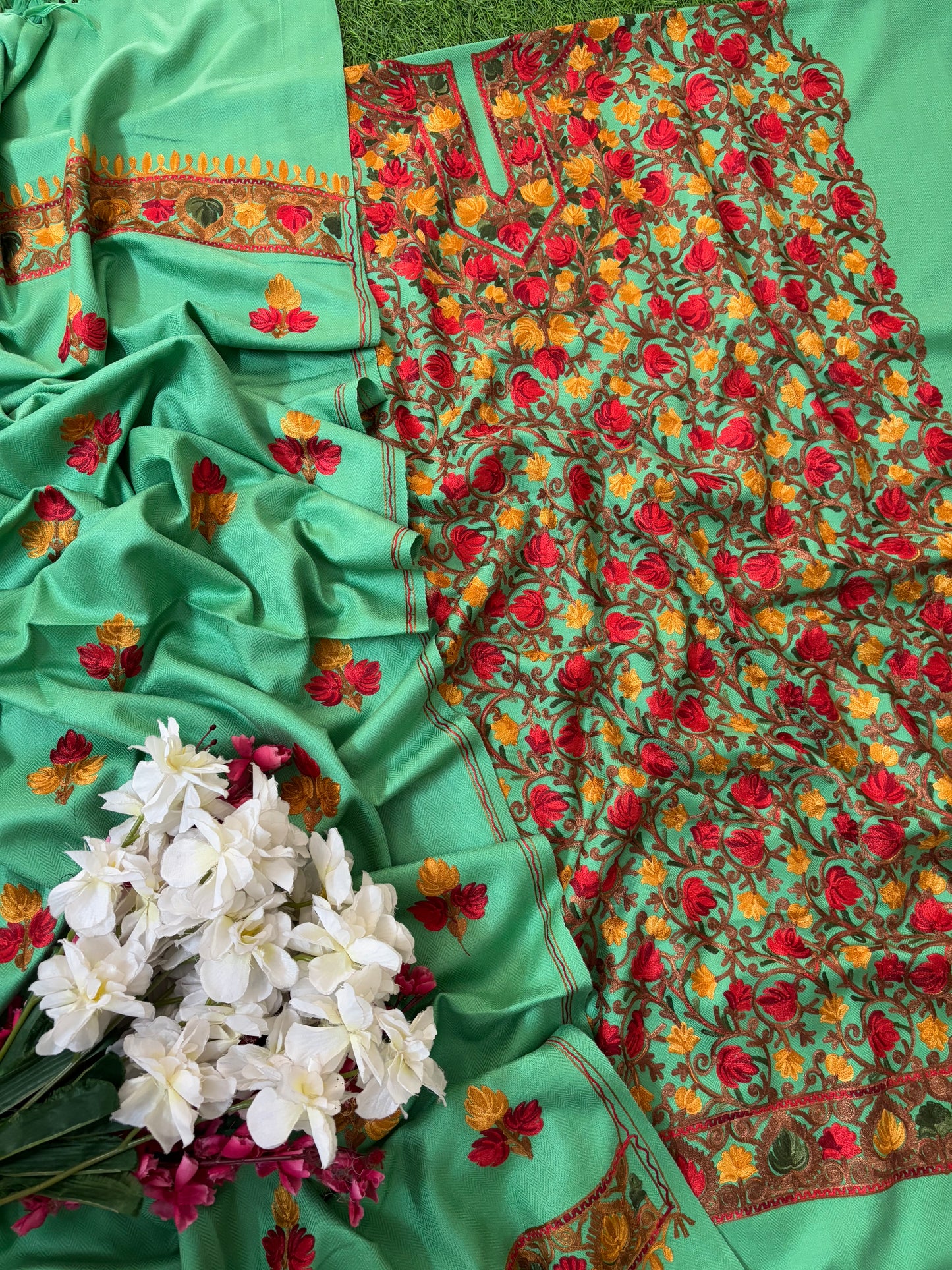 Pea Green Chinar Woollen Aari Embroidered 3pc Suit Stole