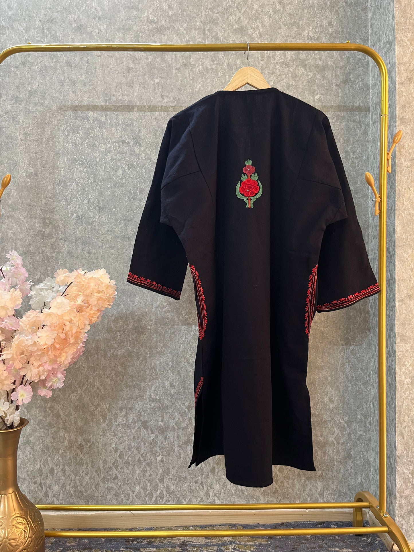 Black Aari Embroidered Wool Pheran