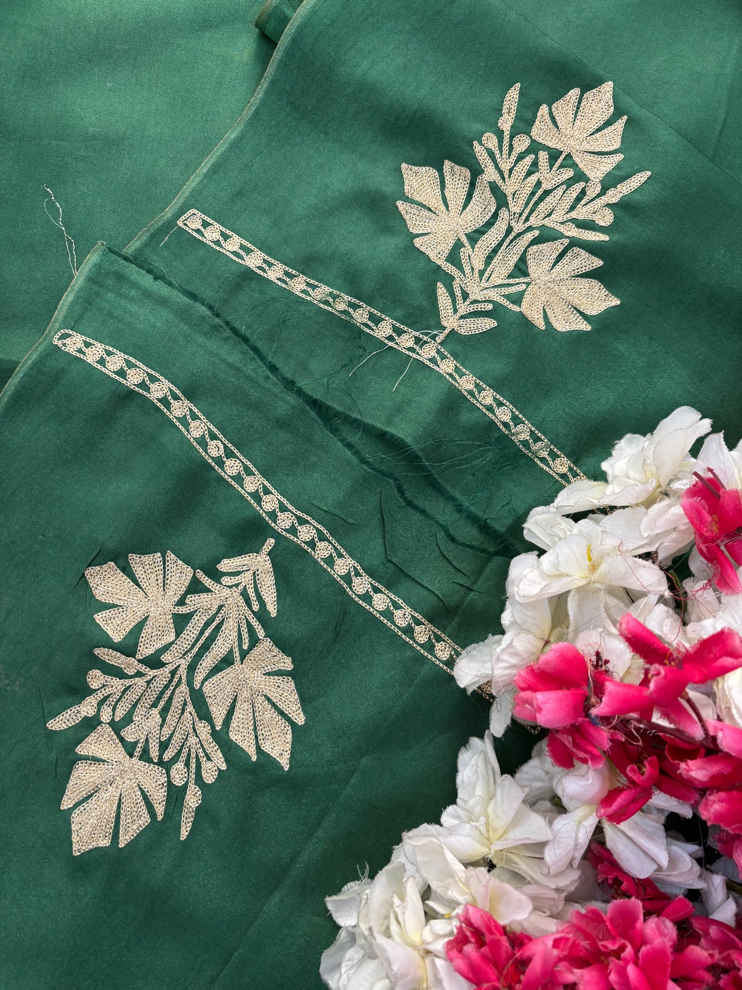 Sanam’ Green Silk Tilla Kashmiri Suit