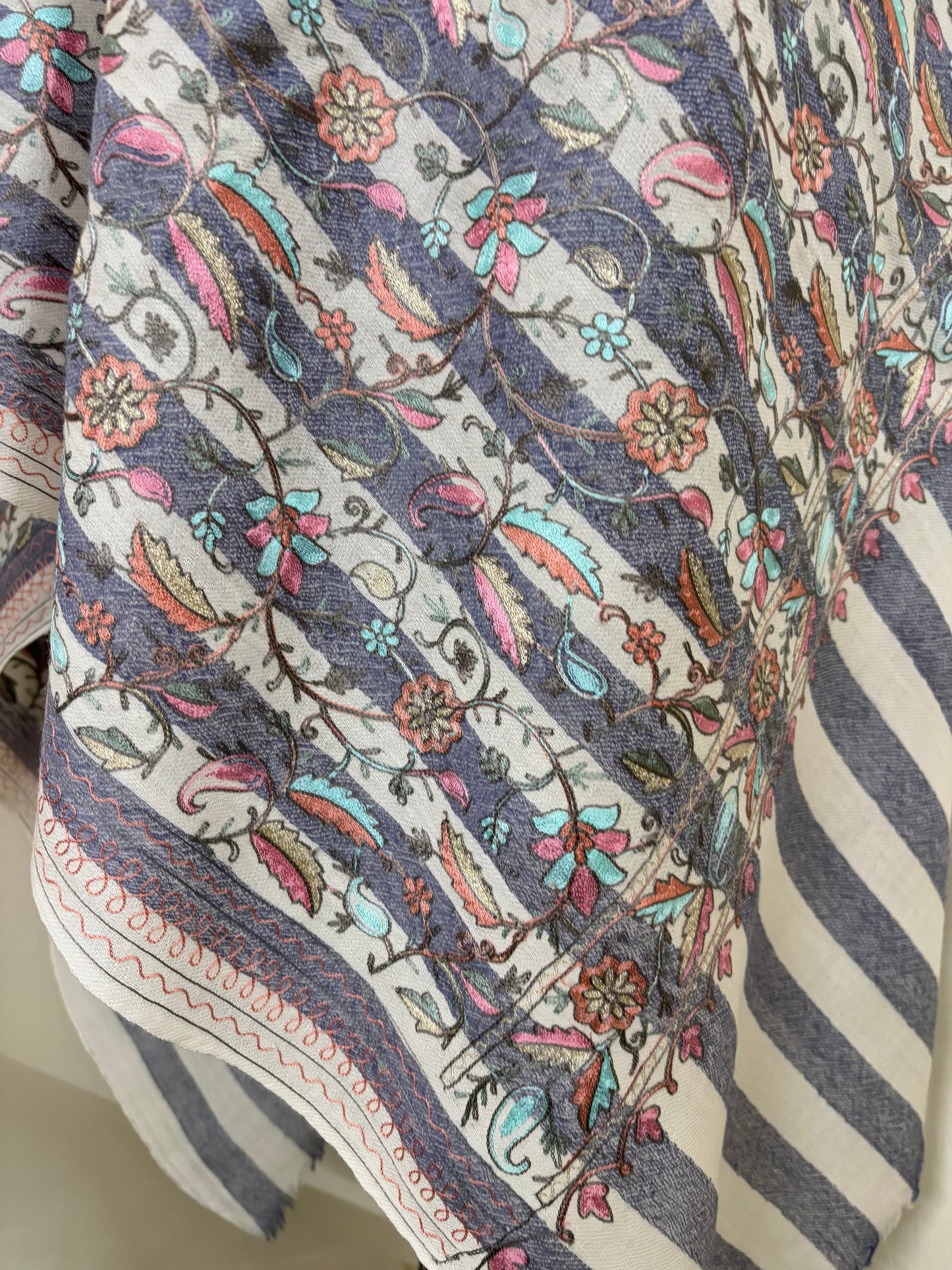 Cream Jaal Embroidered Kashmiri stole