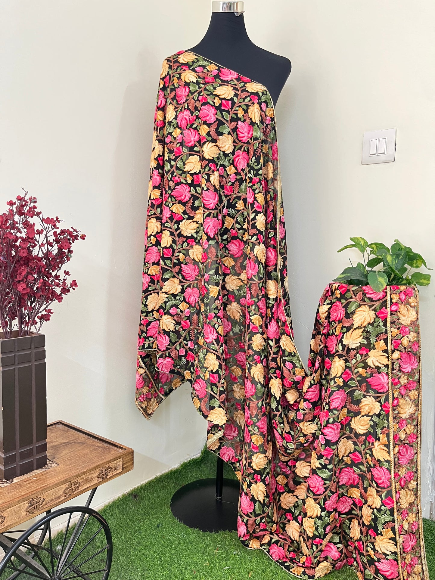Kashmiri Georgette Odhni