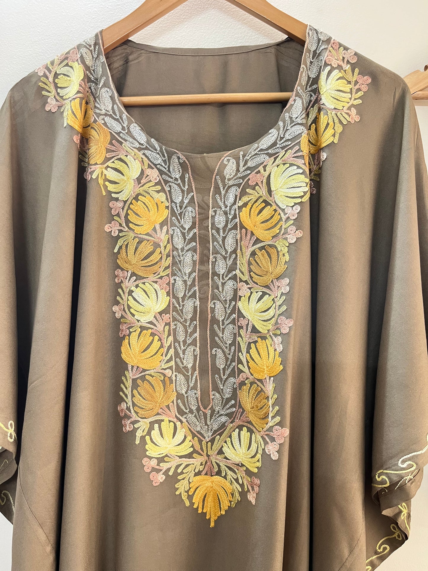 Beige Muslin Cotton Kashmiri Kaftan Set