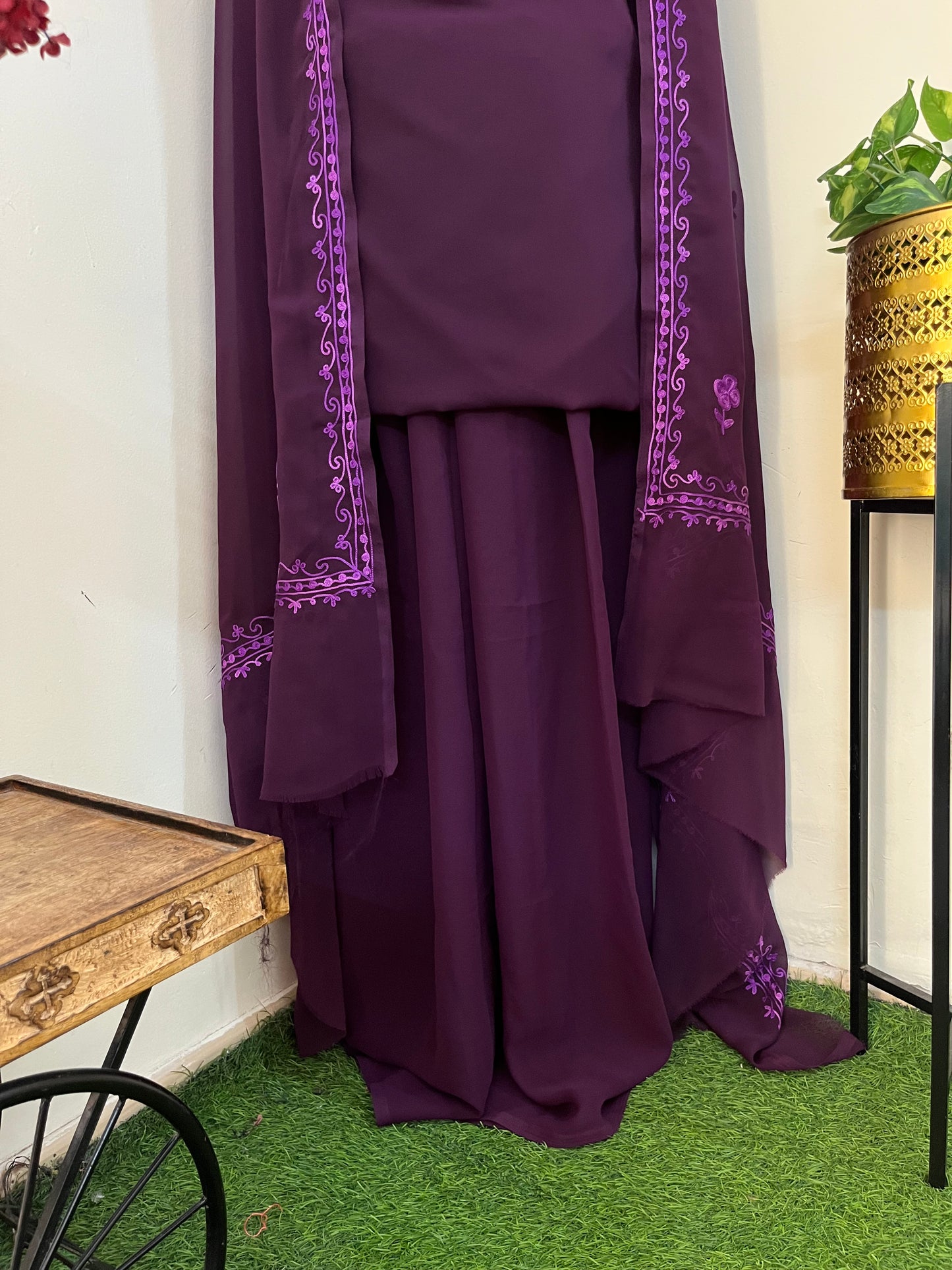 Coke Georgette 3 Pc Aari Embroidered Suit Set