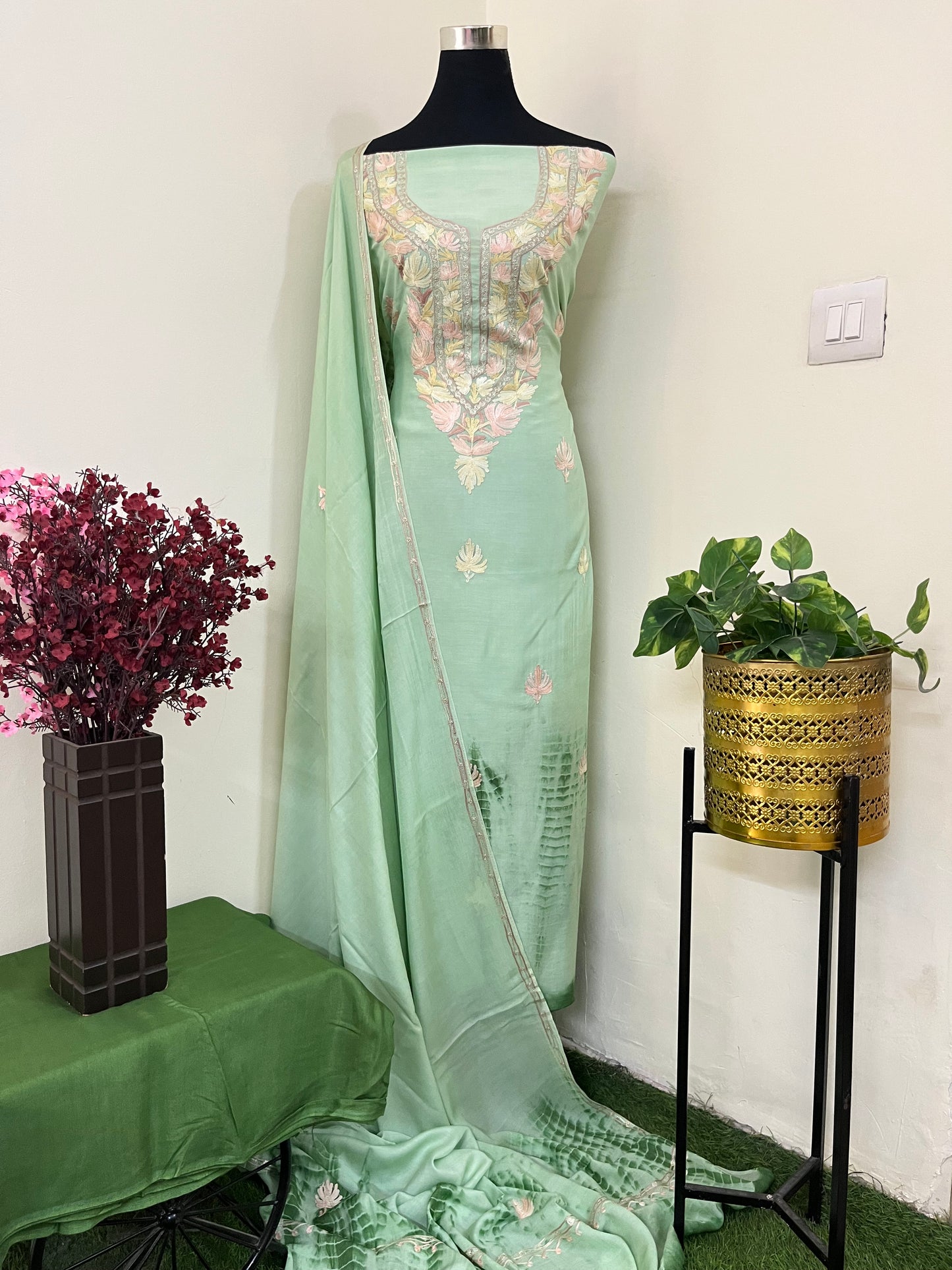 Tea Green Mul Cotton Shibori Work Kashmiri 3pc Suit