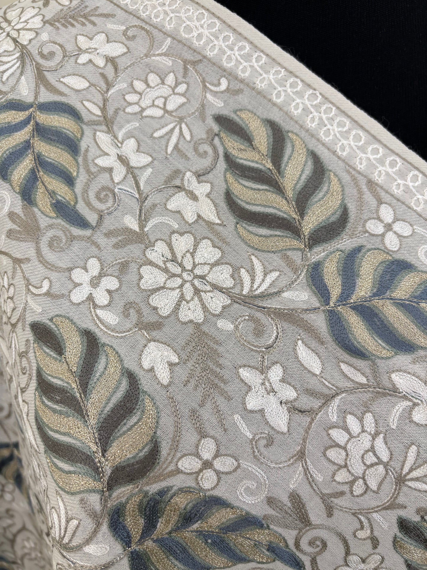 Cream Chinaar Baag Kashmiri Stole