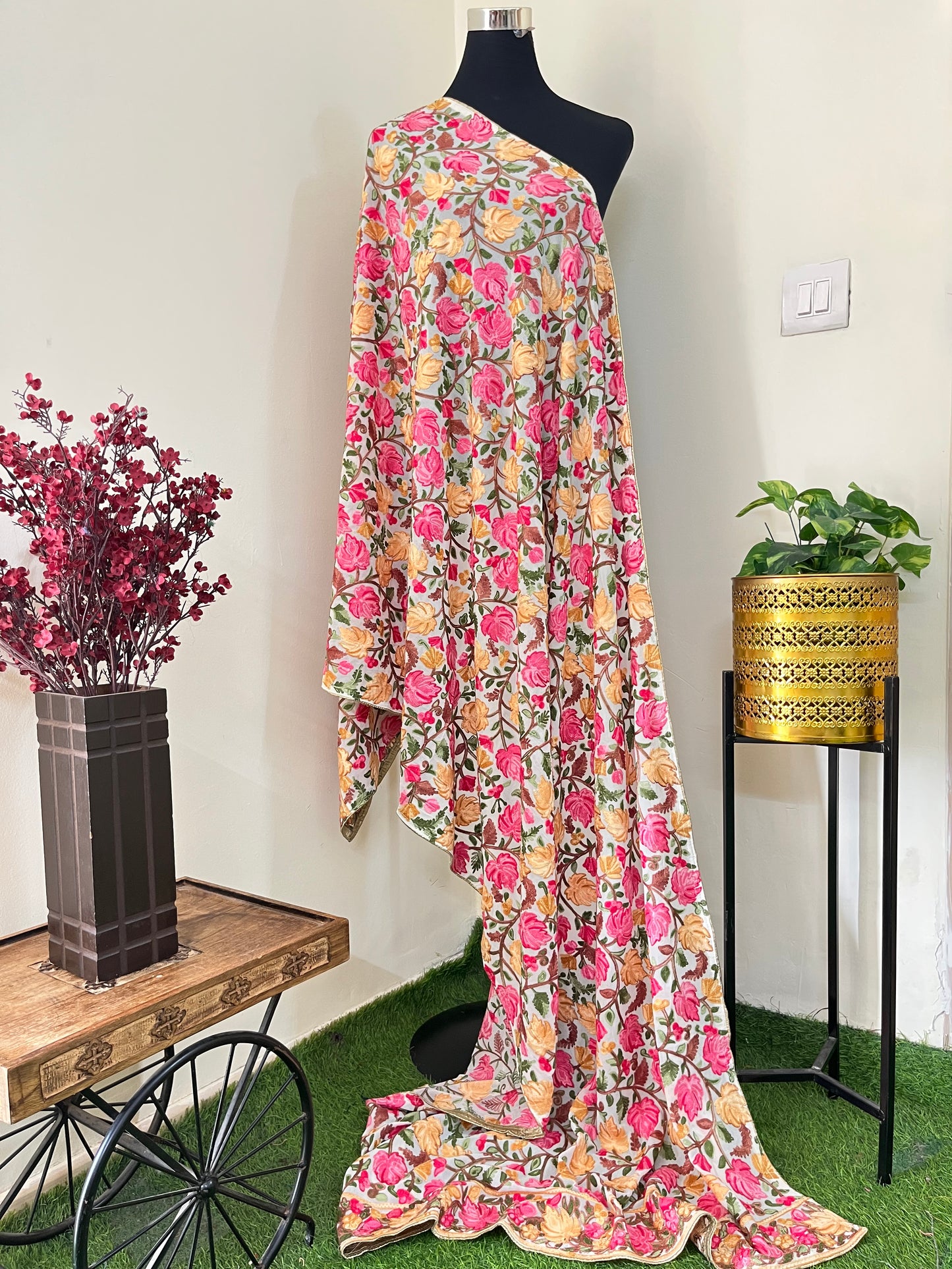 Kashmiri Georgette Odhni