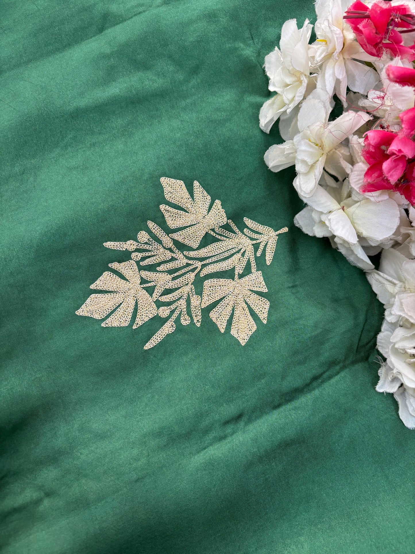Sanam’ Green Silk Tilla Kashmiri Suit