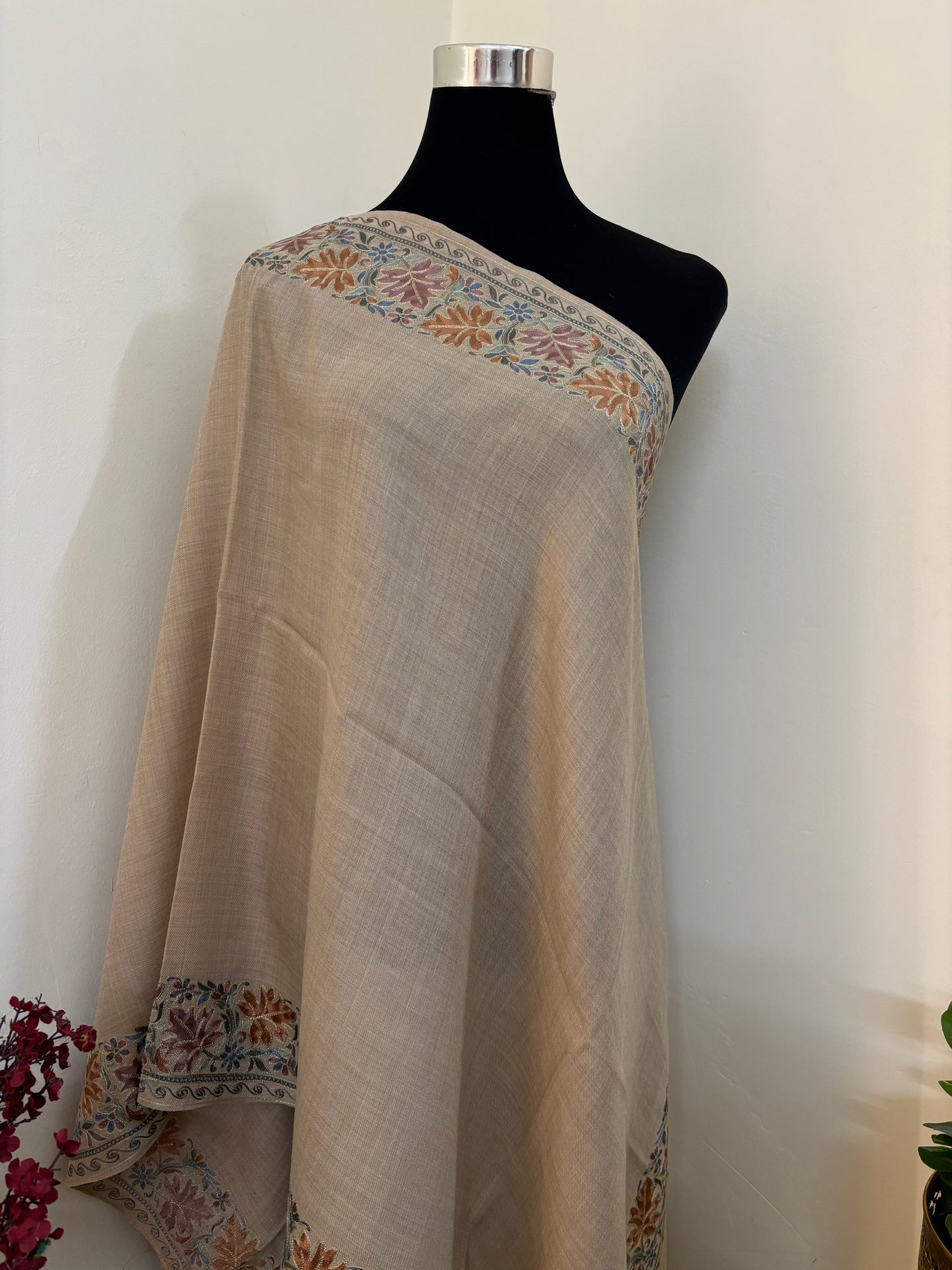 Beige Chinaar Border Kashmiri Stole