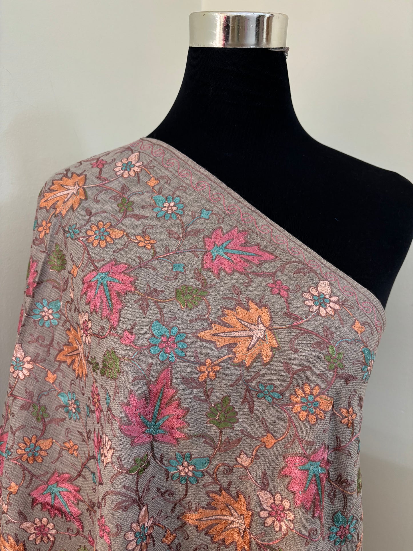 Beige Chinaar Jaal Kashmiri Semi Pashmina Stole