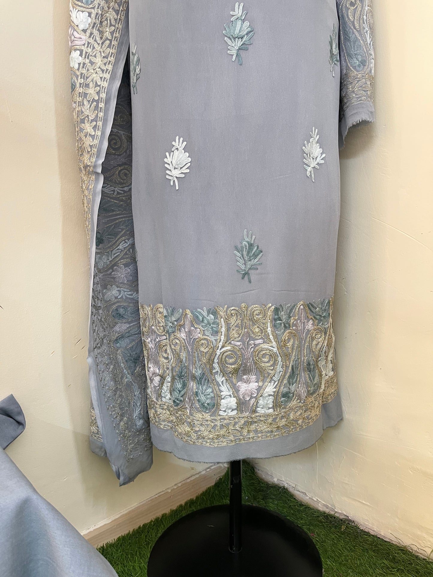Georgette 3 Pc Aari Embroidered Suit