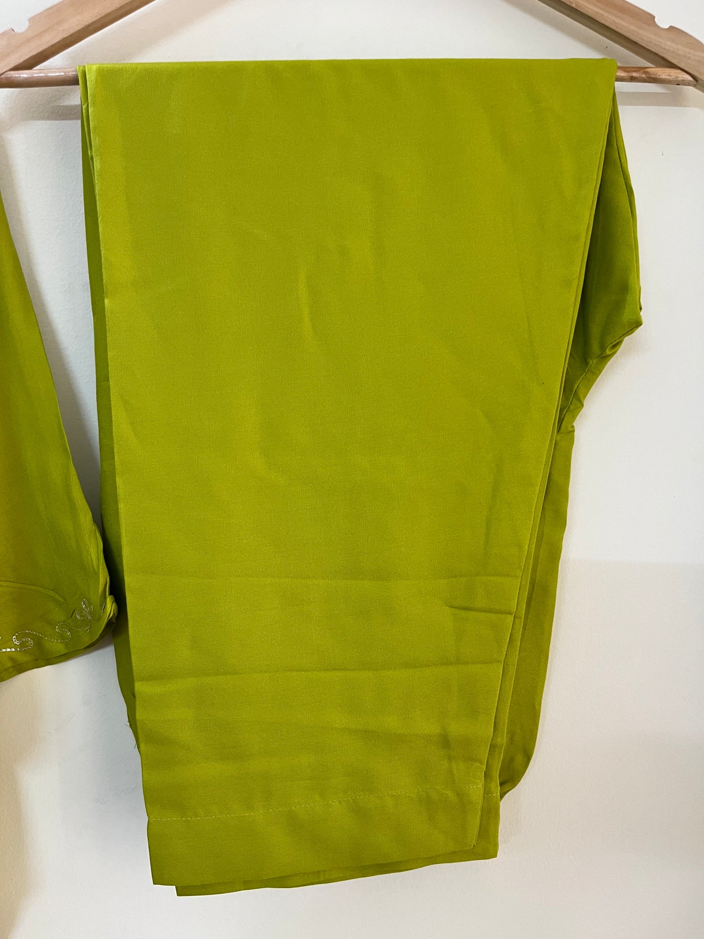 Neon Green Rayon Cotton Kashmiri Tilla Kaftan