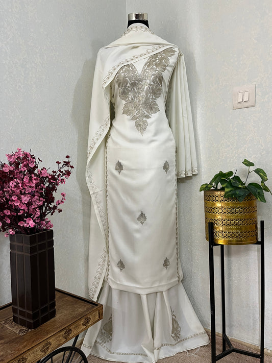 Off White Tilla Embroidered 3pc Suit Stole