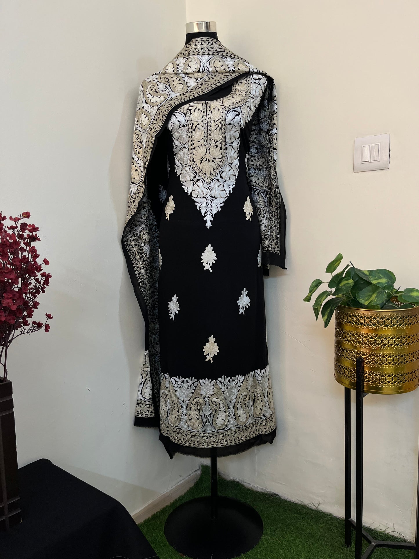 Georgette 3 Pc Aari Embroidered Suit