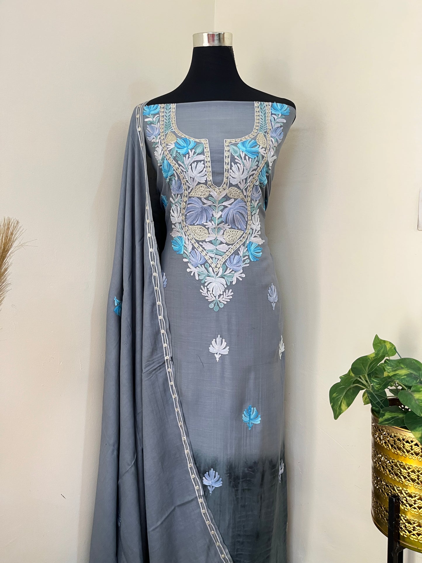 English Grey Mul Cotton Shibori Work Kashmiri 3pc Suit