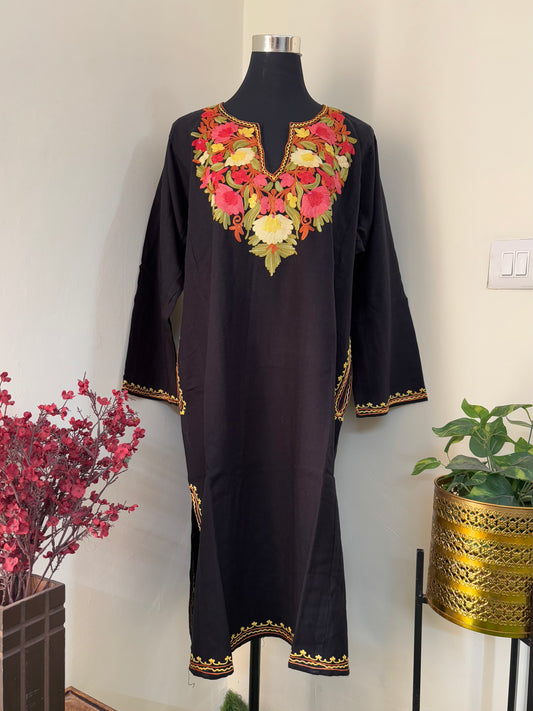 Black Aari Embroidered Wool Pheran