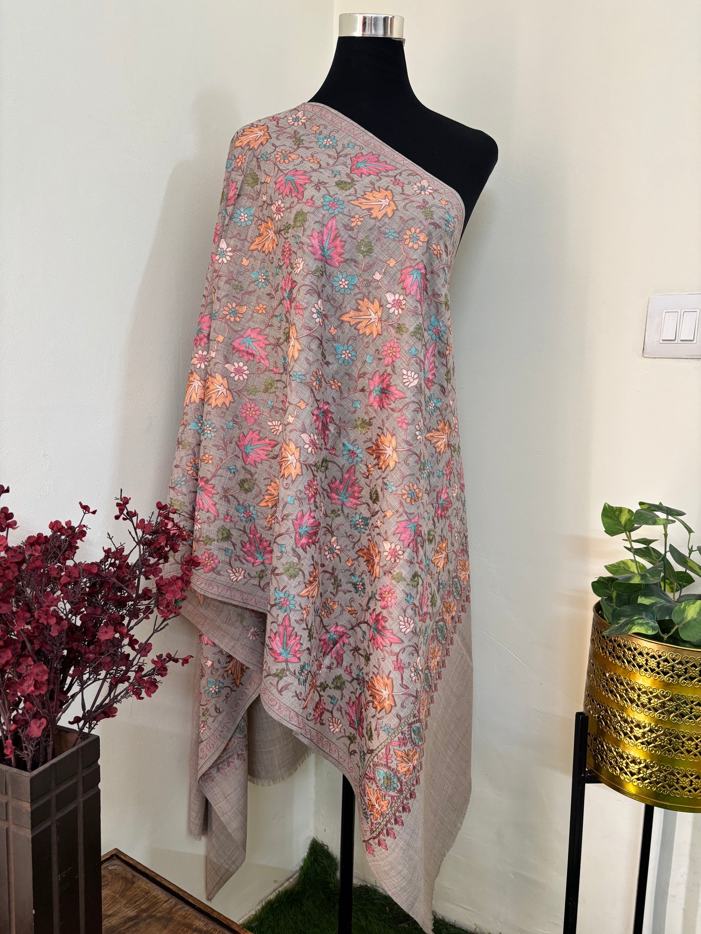 Beige Chinaar Jaal Kashmiri Semi Pashmina Stole