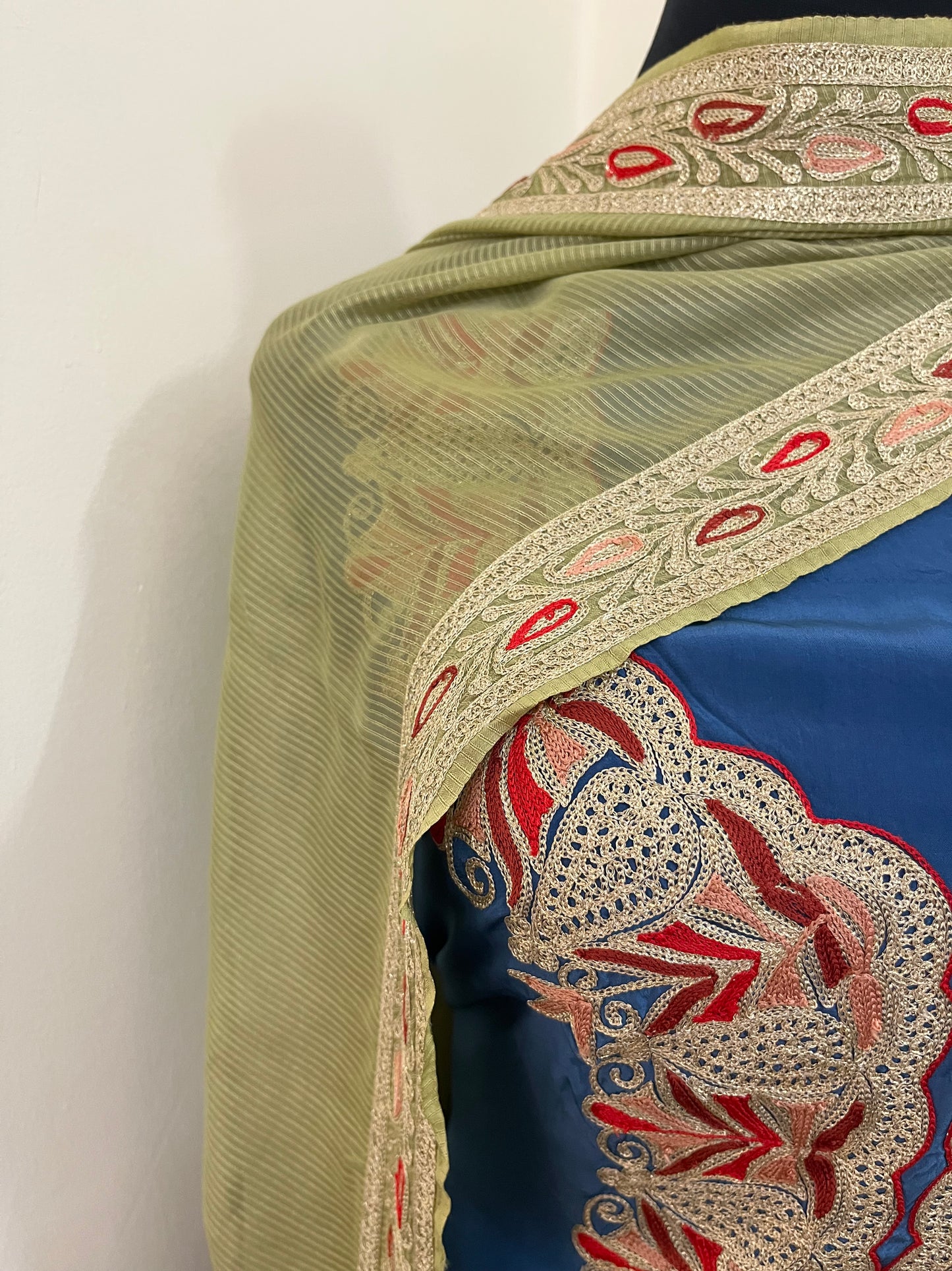 Kalaa’ Electric Blue Crape Kashmiri Suit