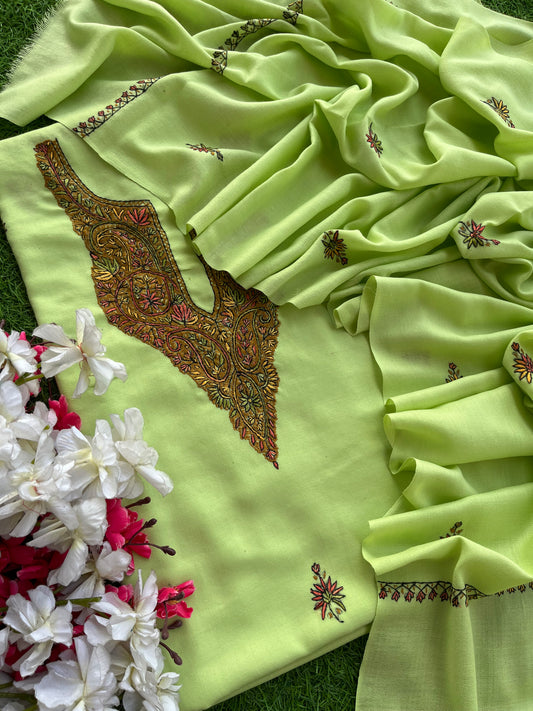 Pista Green Fine Wool Sozni Embroidered 3pc Suit Stole