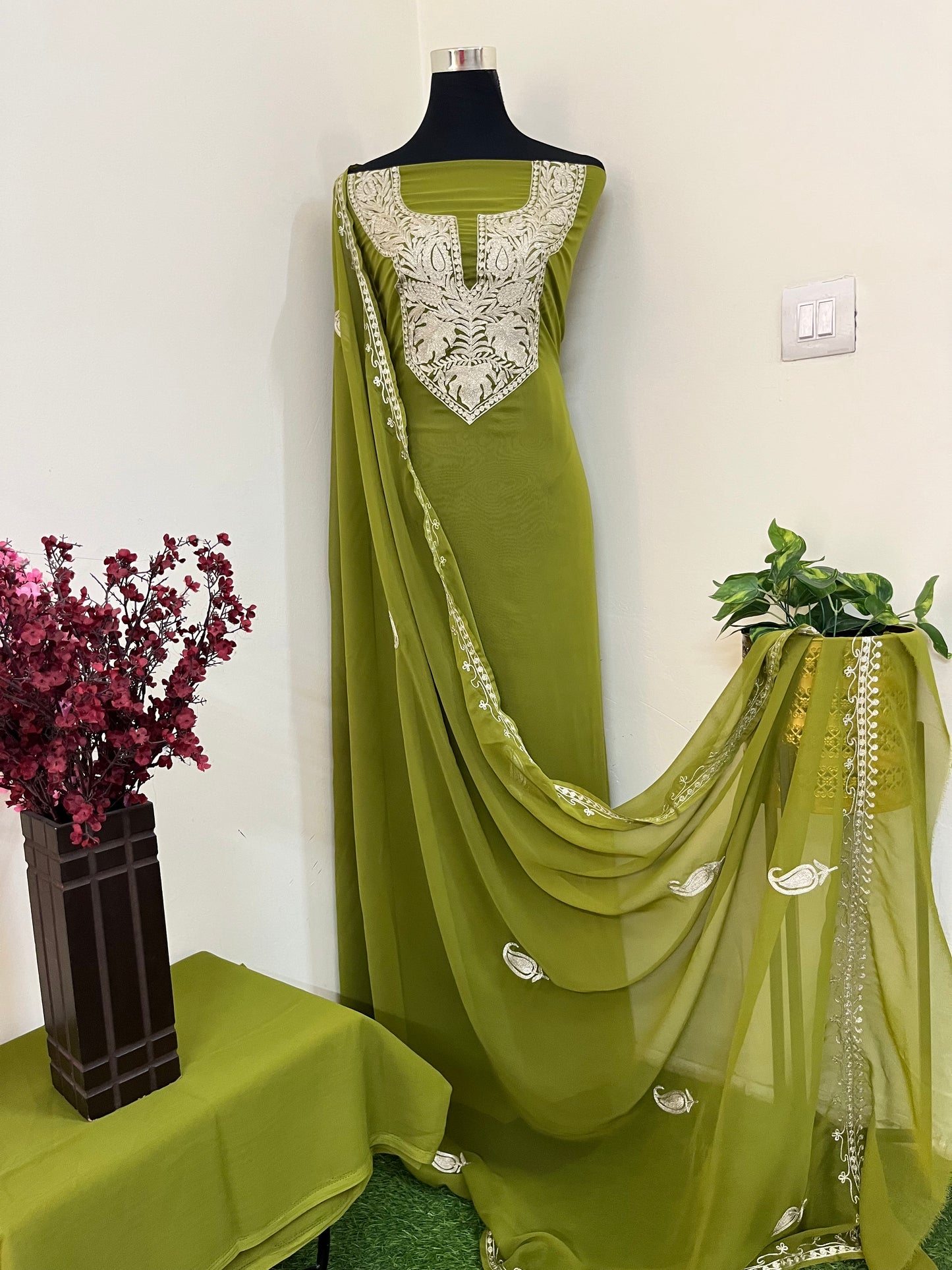 Henna green Georgette 3pc Kashmiri Tilla Suit
