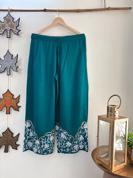 Women Green Wide Leg Solid Embroidered Palazzos