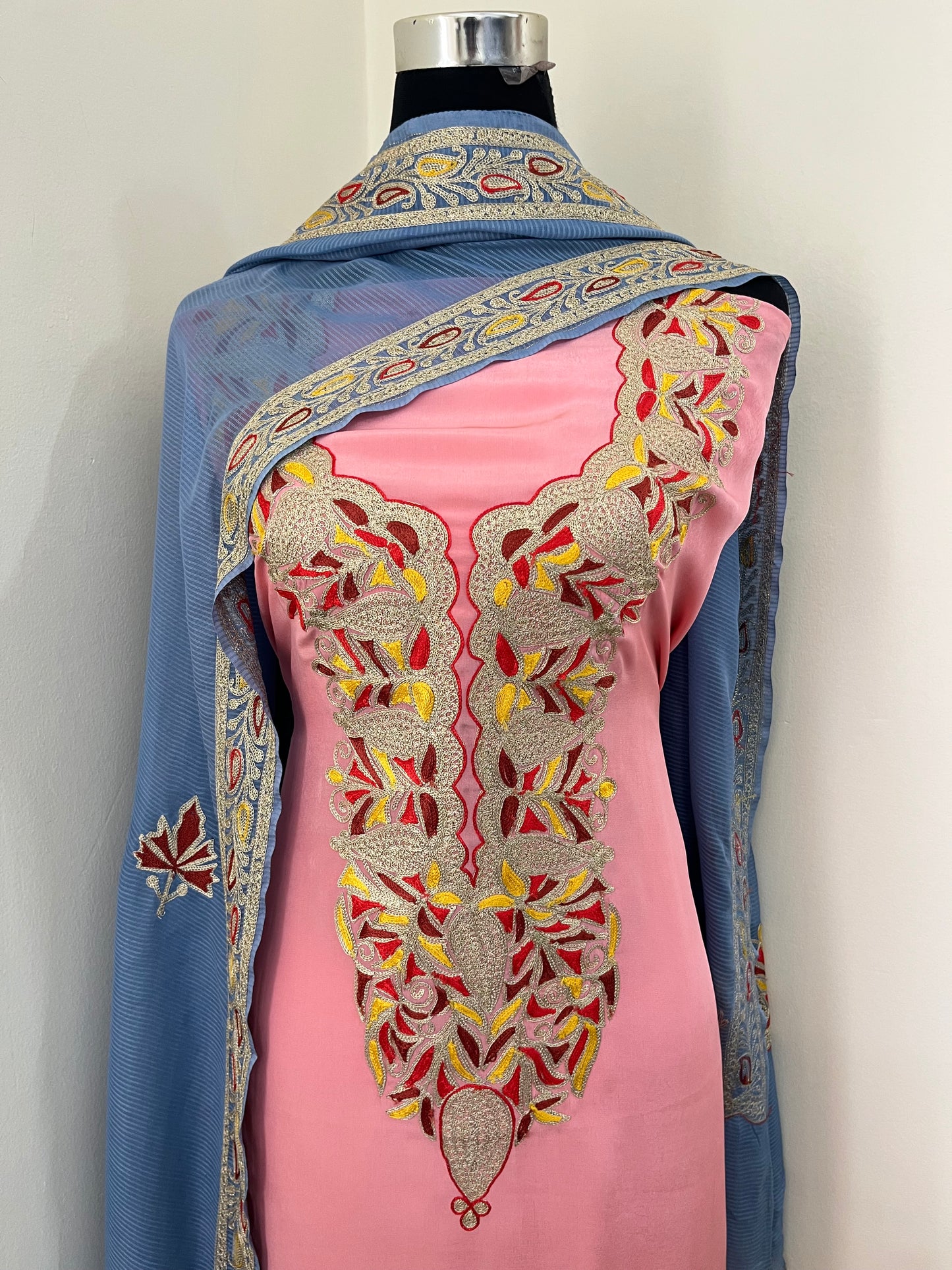 Kalaa’ Soft Pink Crape Kashmiri Suit