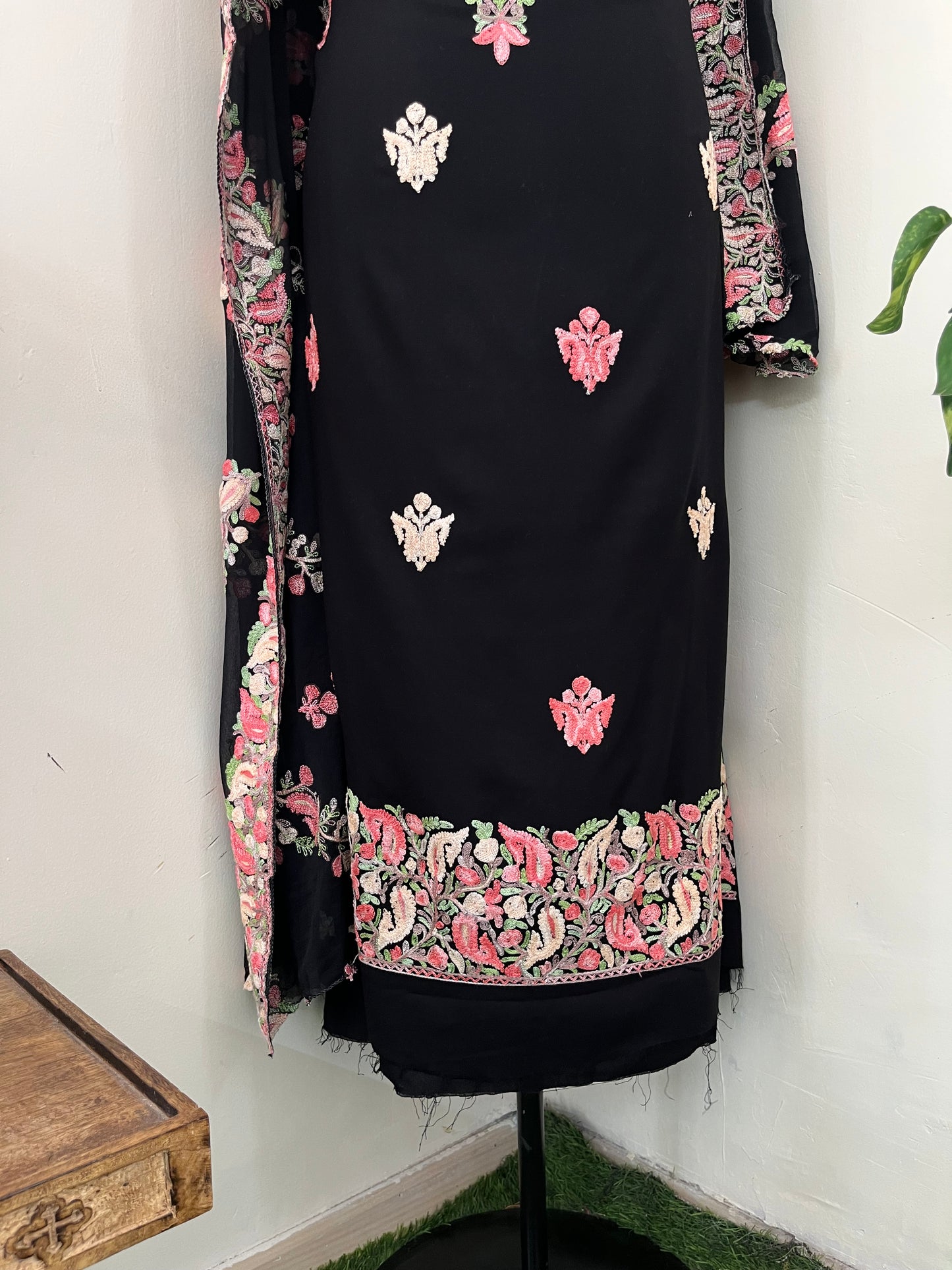Black Rayon Cotton Kashmiri 3pc set
