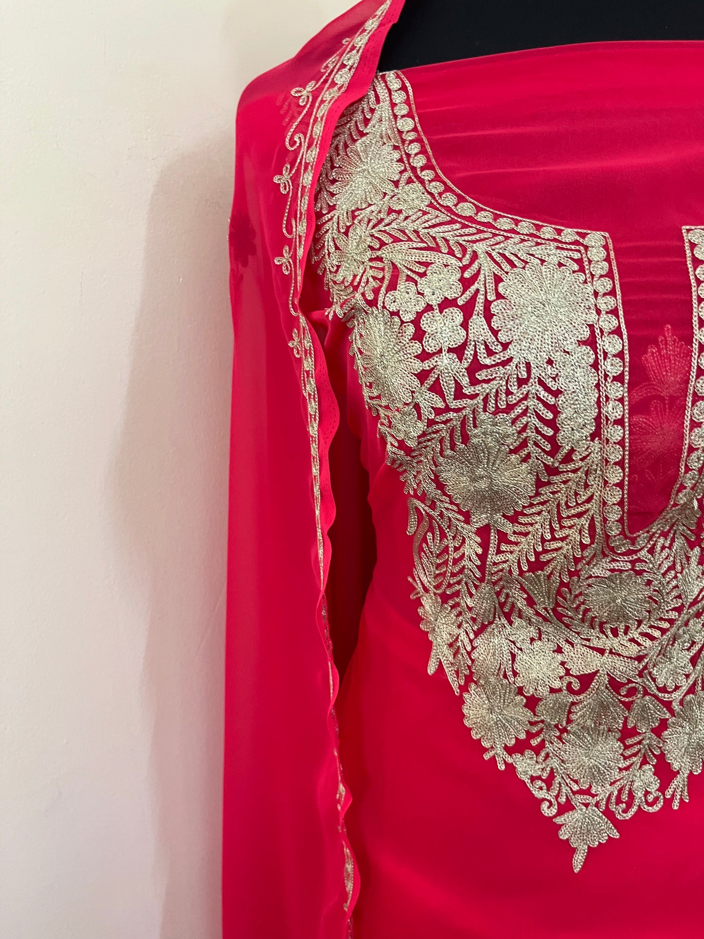 Dark pink Georgette 3pc Kashmiri Tilla Suit