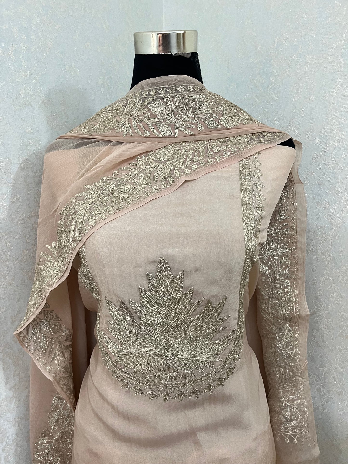 Ivory Sanam’ Tilla Kashmiri Silk Suit