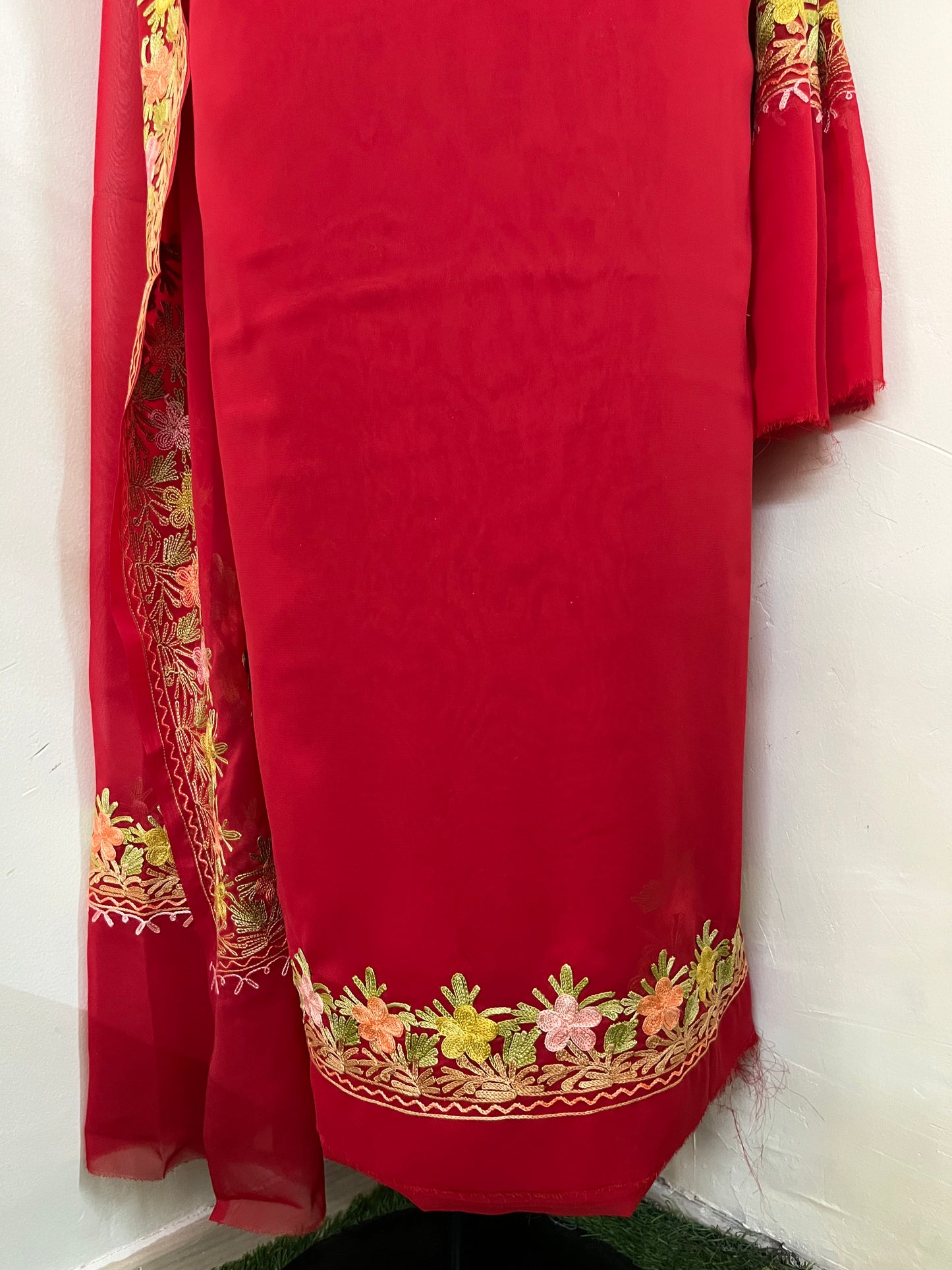 Red Georgette 3 Pc Kashmiri Suit