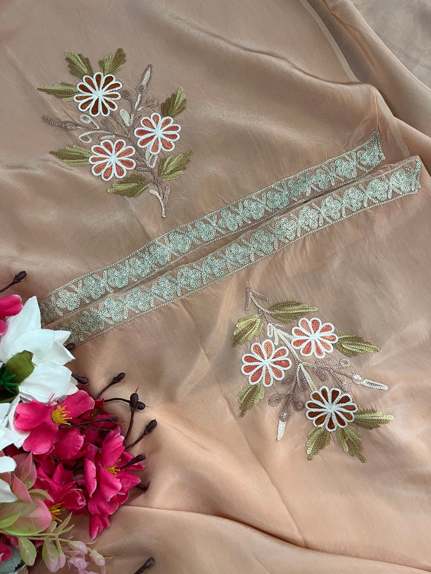 Soft Peach Kalaa’ Crape Kashmiri Suit