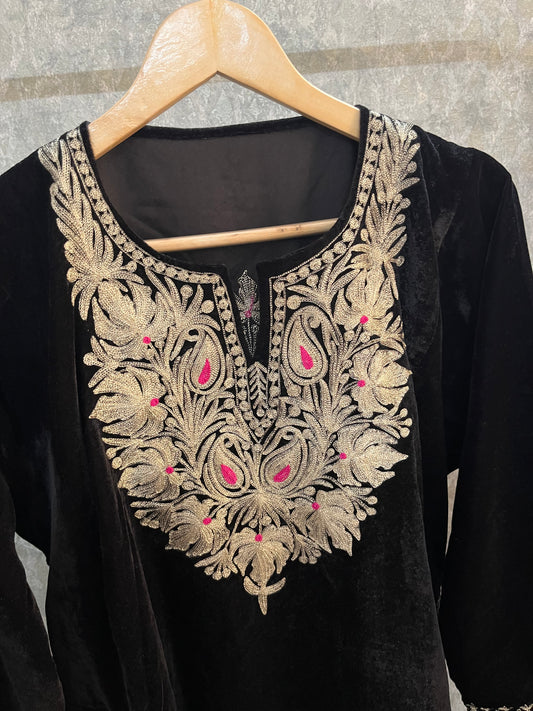 Black Velvet Tilla Pheran (Size 44)