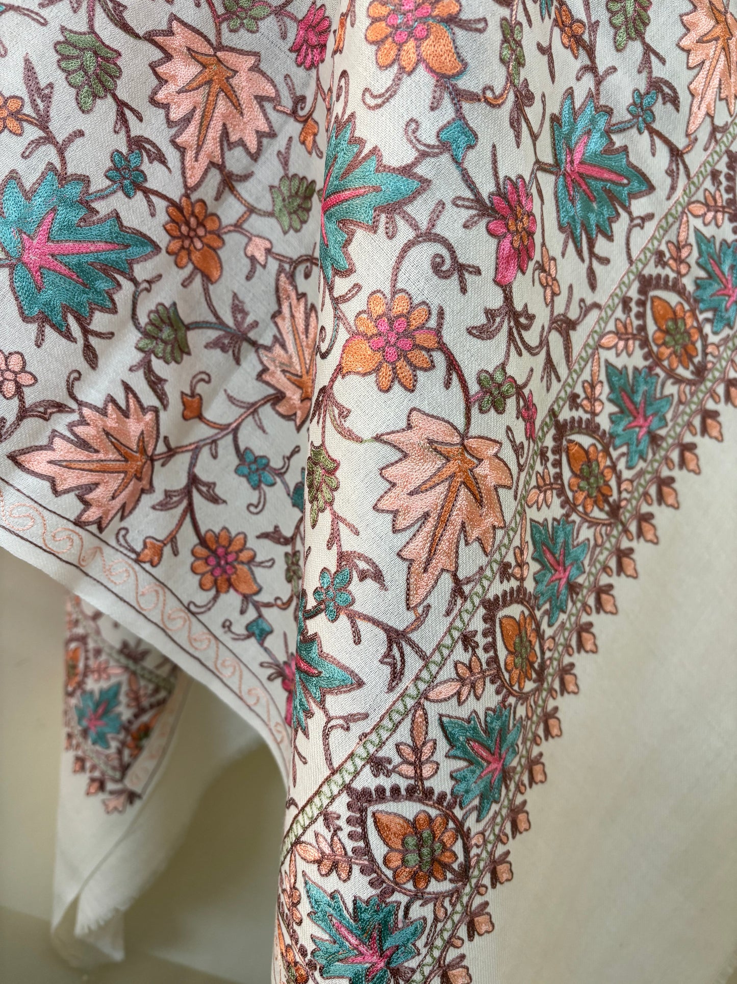 Cream Chinaar Jaal Kashmiri Semi Pashmina Stole